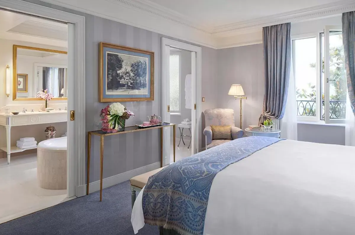 Superior Room with King Bed in Four Seasons Hotel des Bergues Geneva