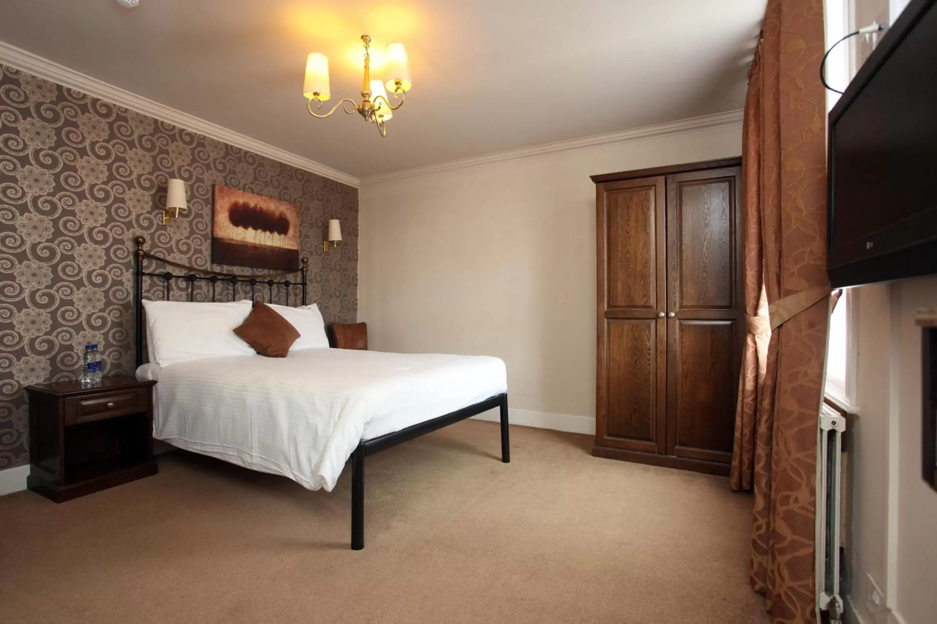 Bed in White Hart, Andover by Marston's Inns