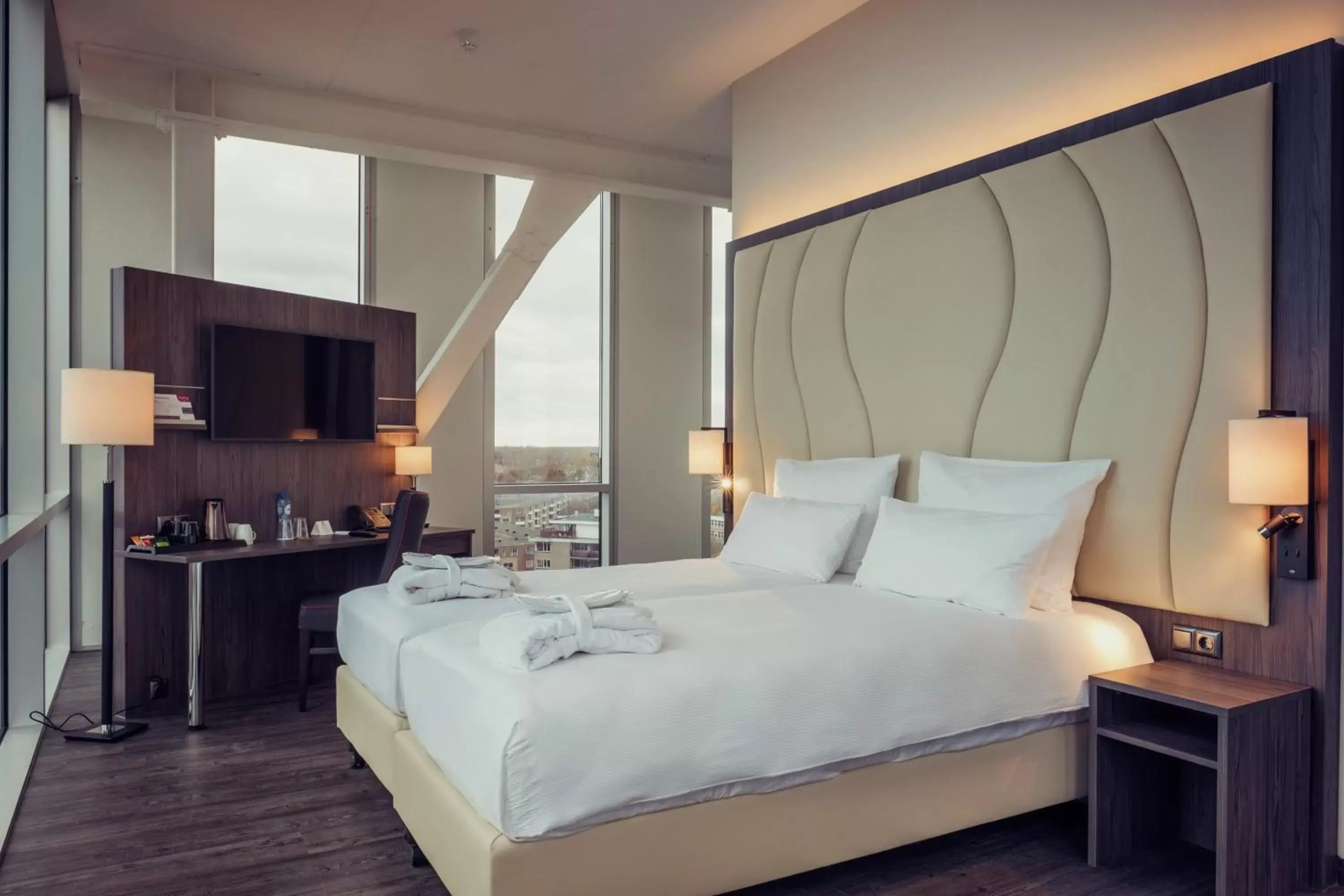 Photo of the whole room, Bed in Best Western Plus Plaza Almere Photo of the whole room, Bed in Best Western Plus Plaza Almere