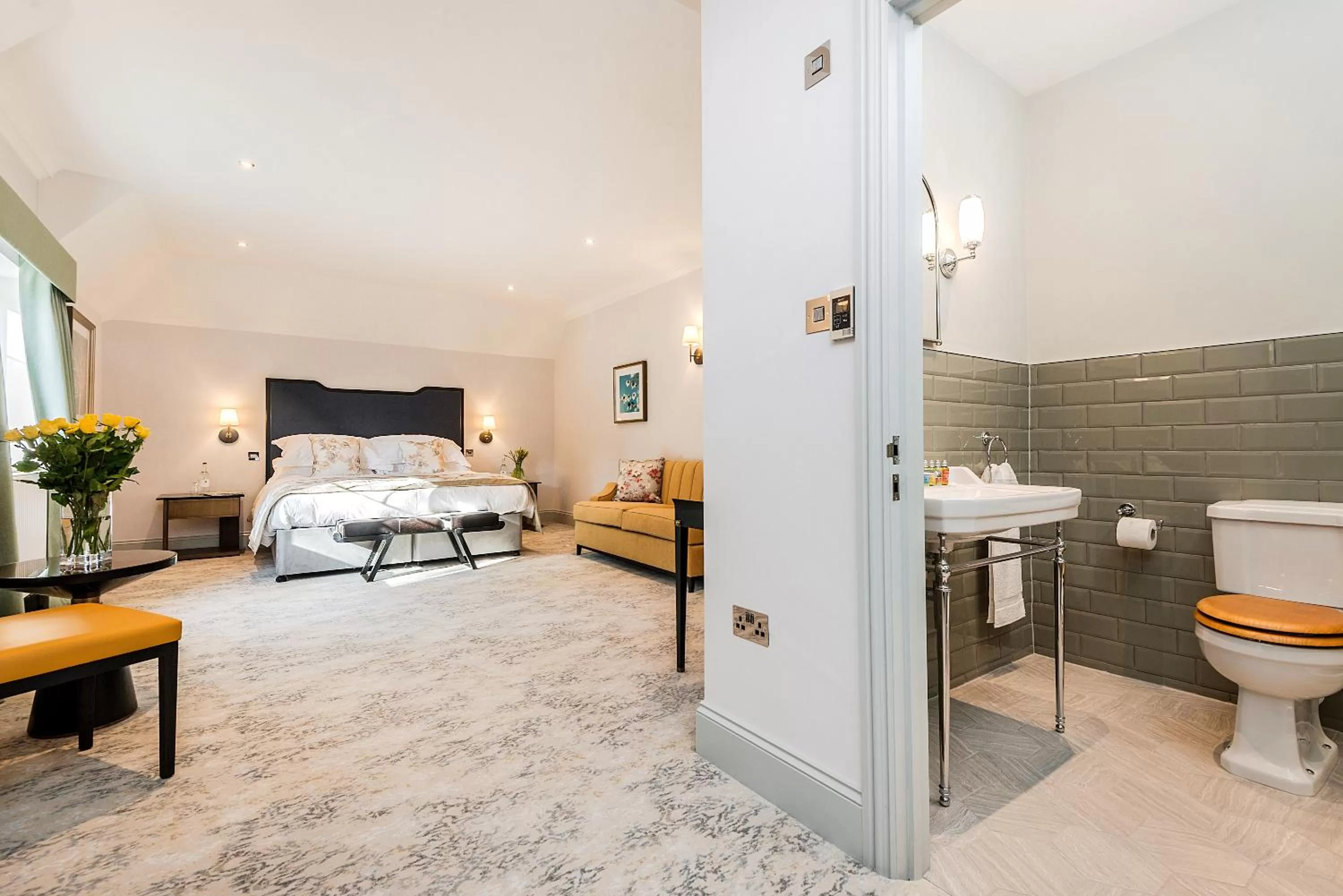 Bed in Burnside Hotel