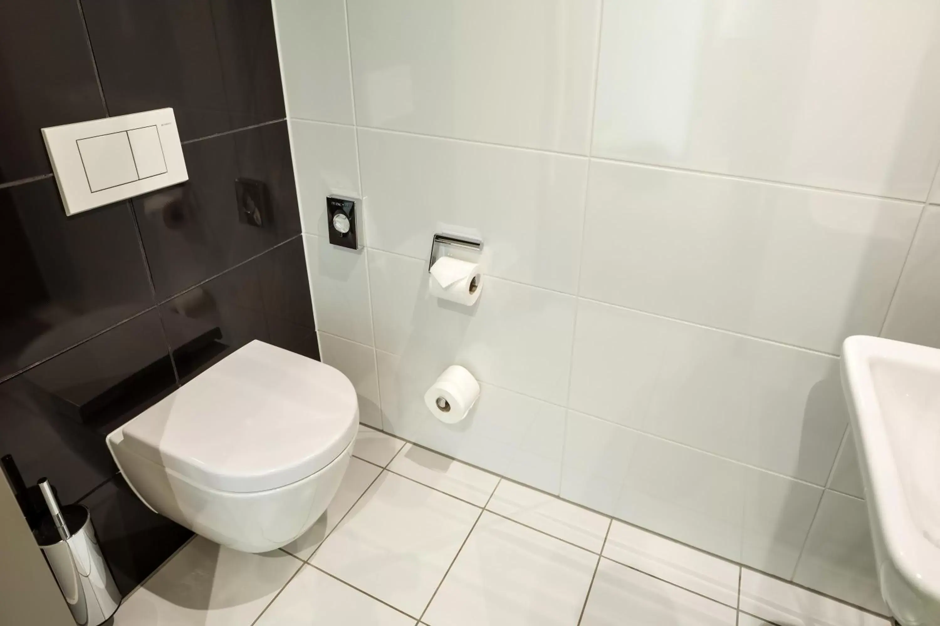 Toilet, Bathroom in Austria Trend Hotel Doppio Wien