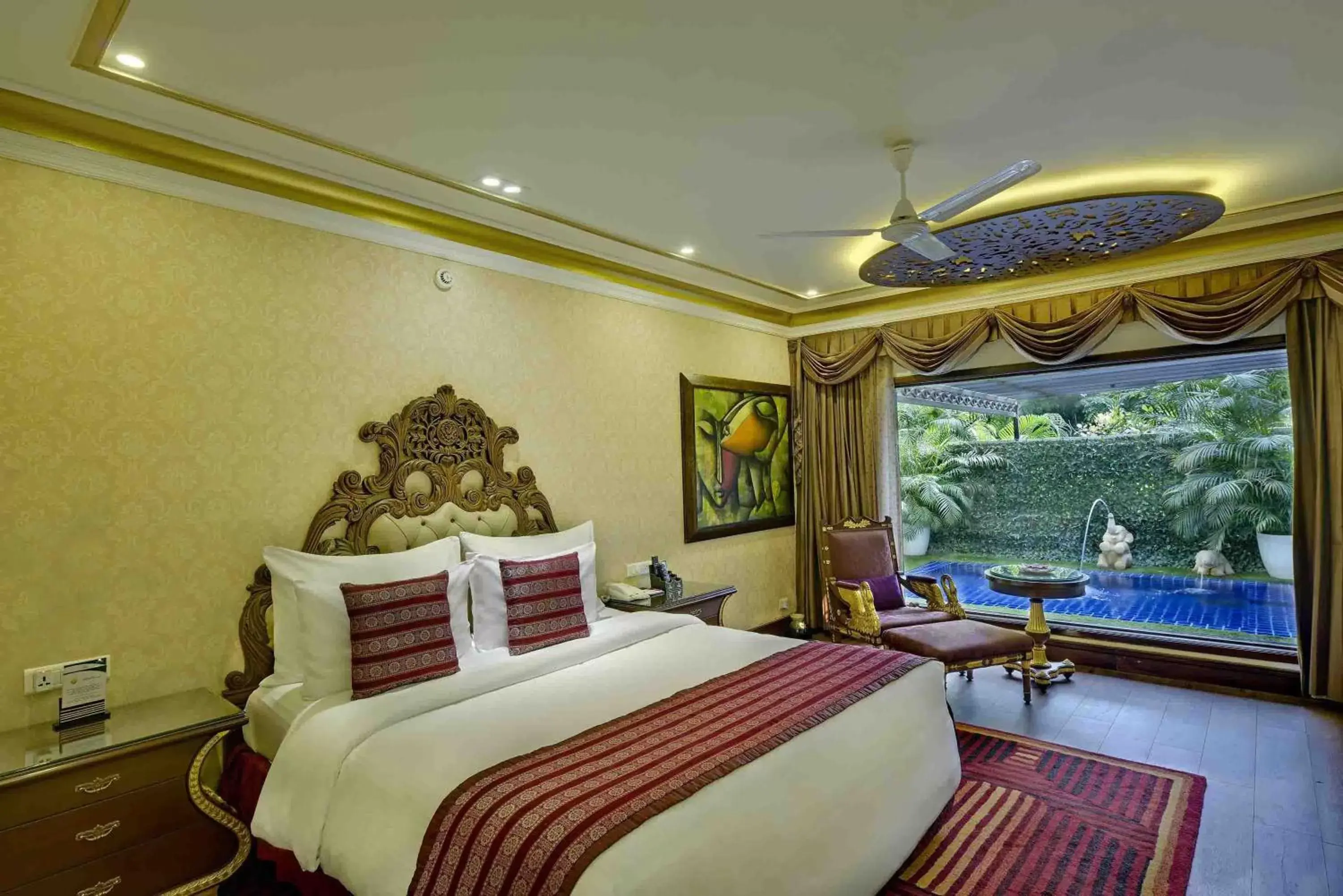 Bed in Mayfair Lagoon Hotel