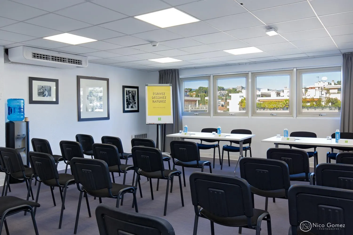Meeting/conference room in ibis Styles Cannes Le Cannet