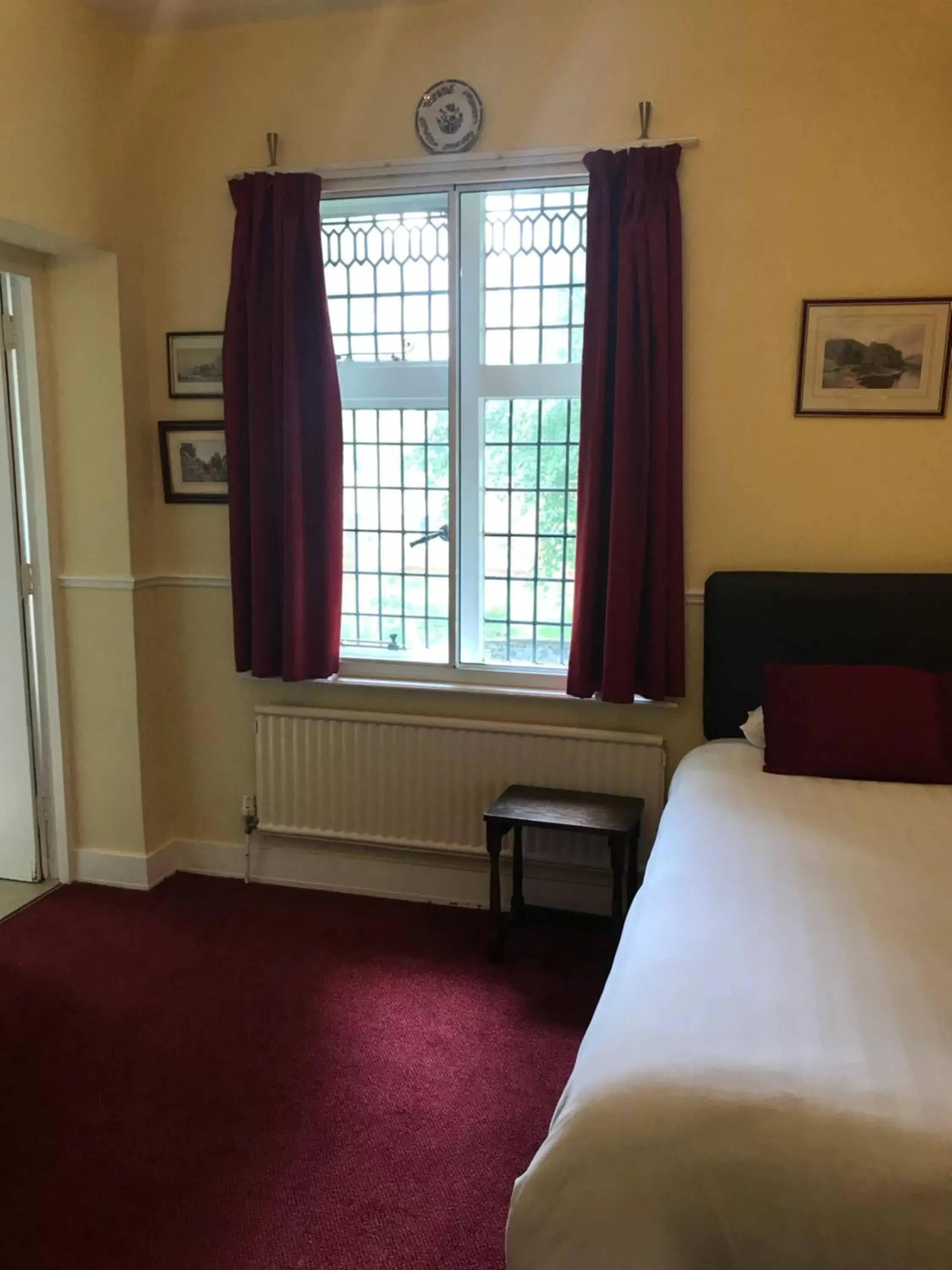 Bedroom, Bed in Barons Court Hotel