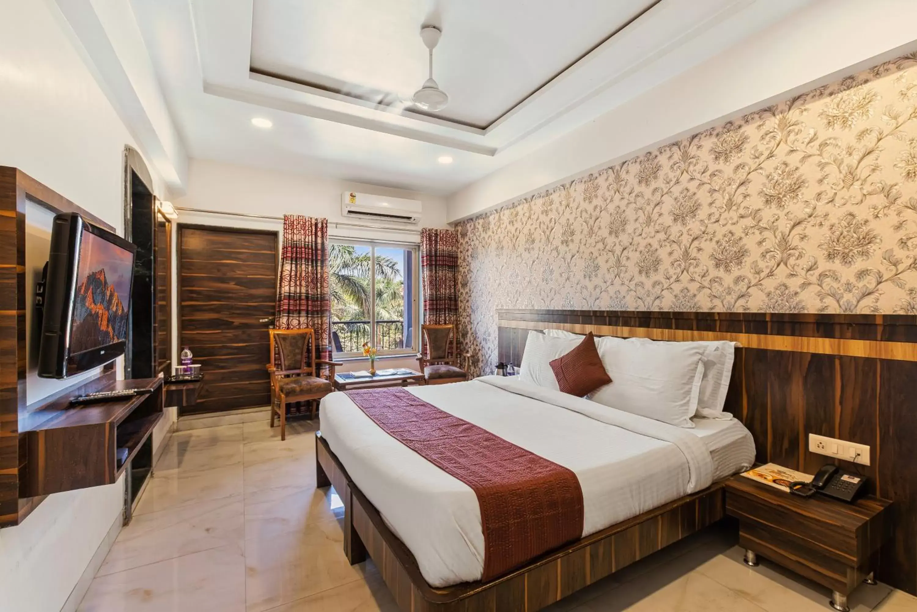 Photo of the whole room, Bed in Mayur Retreat & Spa Photo of the whole room, Bed in Mayur Retreat & Spa