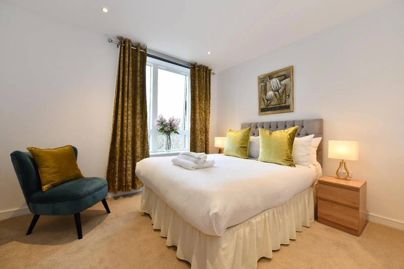 Bedroom, Bed in Kew Bridge Apartments