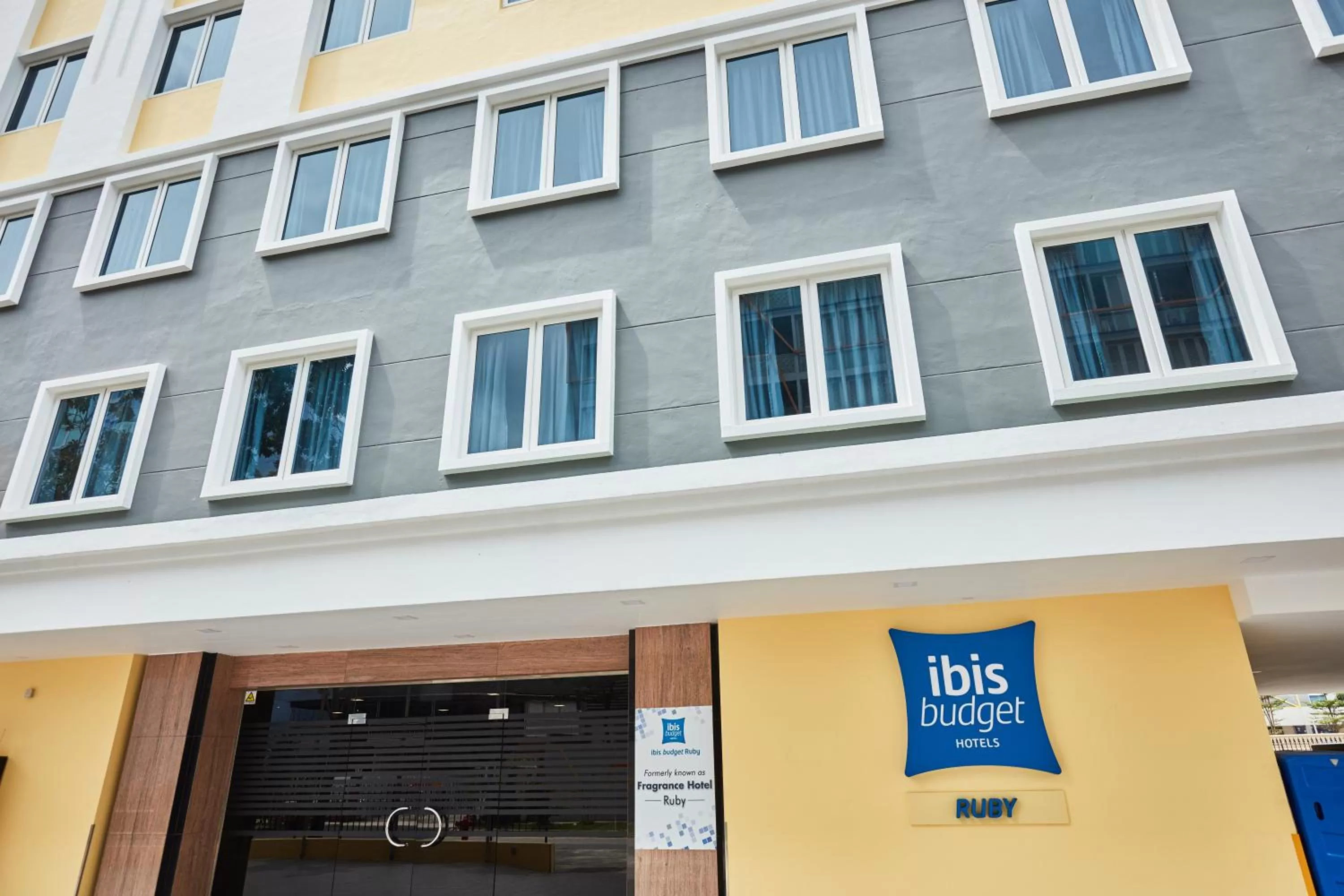 Facade/entrance in ibis budget Singapore Ruby