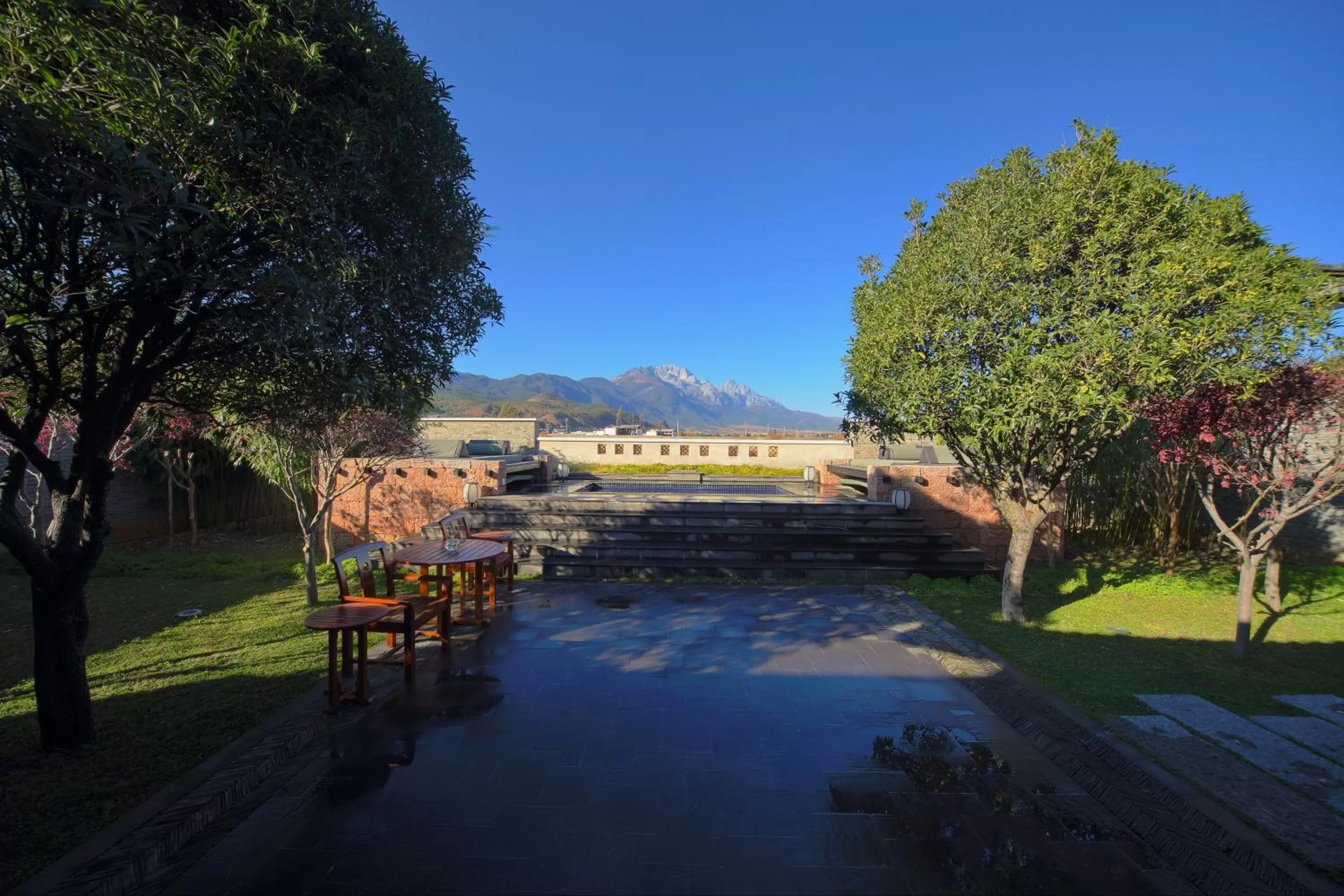 Swimming pool in Banyan Tree Lijiang
