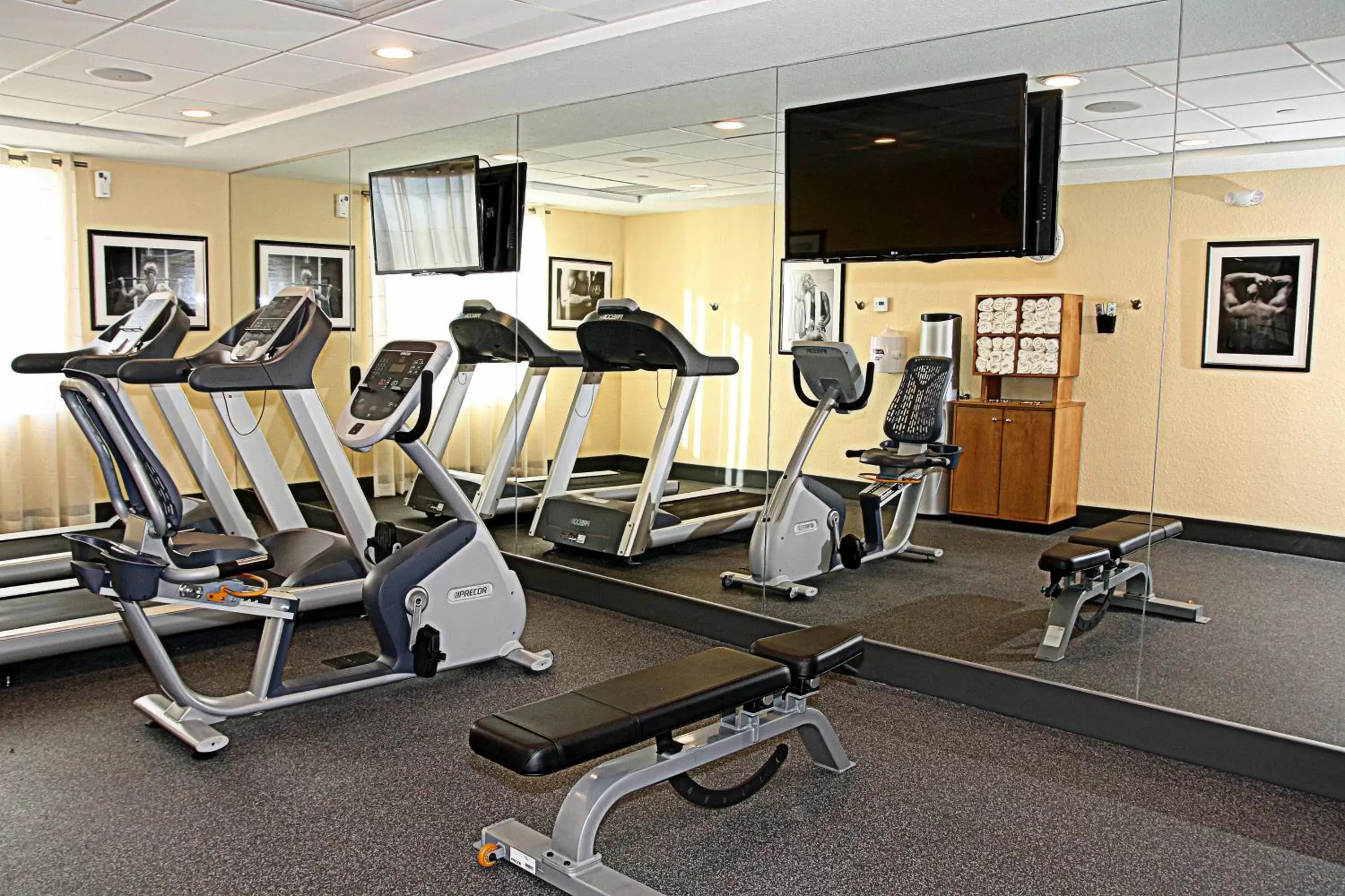 Spa and wellness centre/facilities, Fitness Center/Facilities in Holiday Inn Express Fort Lauderdale Airport South, an IHG Hotel