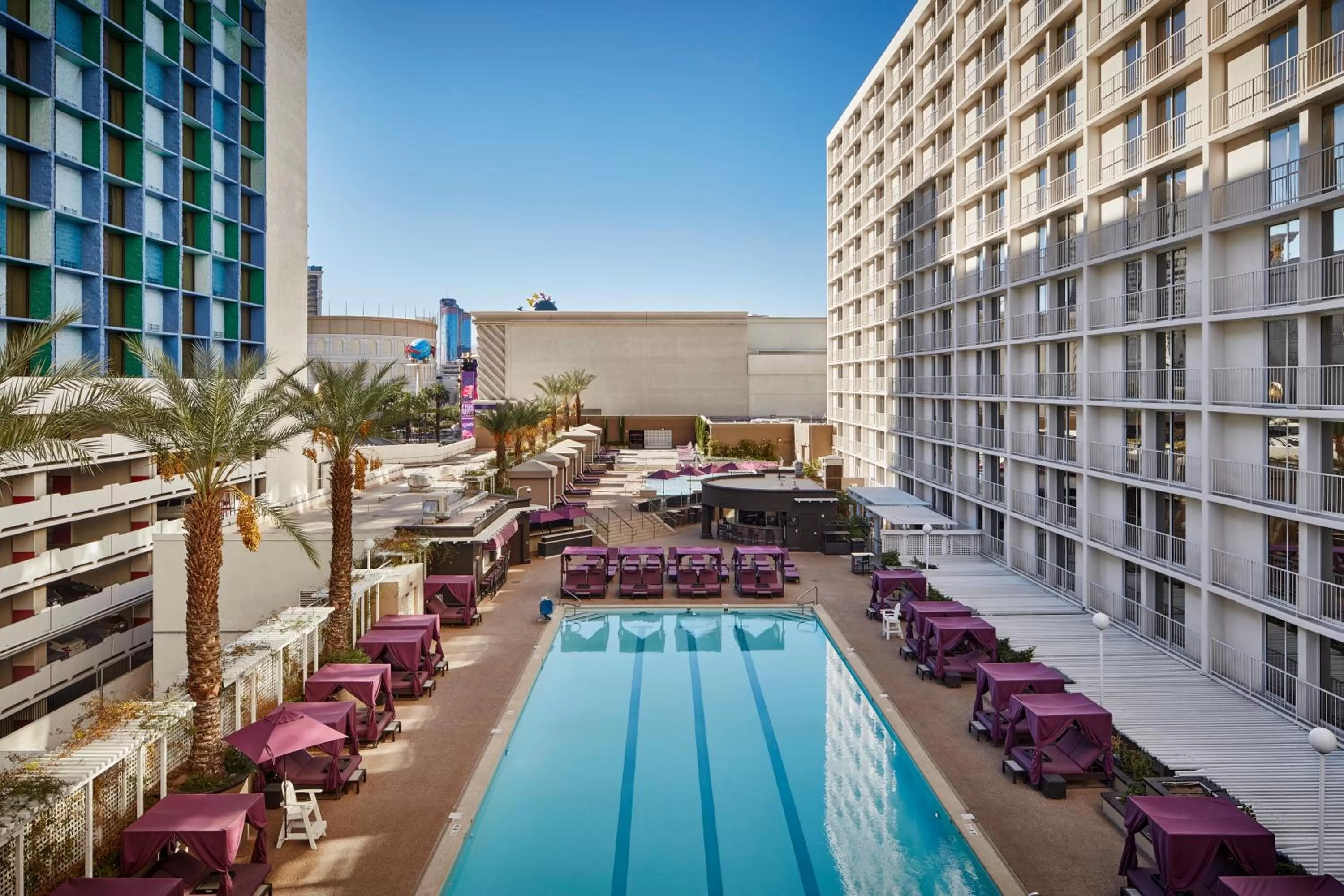 Pool view in Harrah's Las Vegas, A Caesars Destination