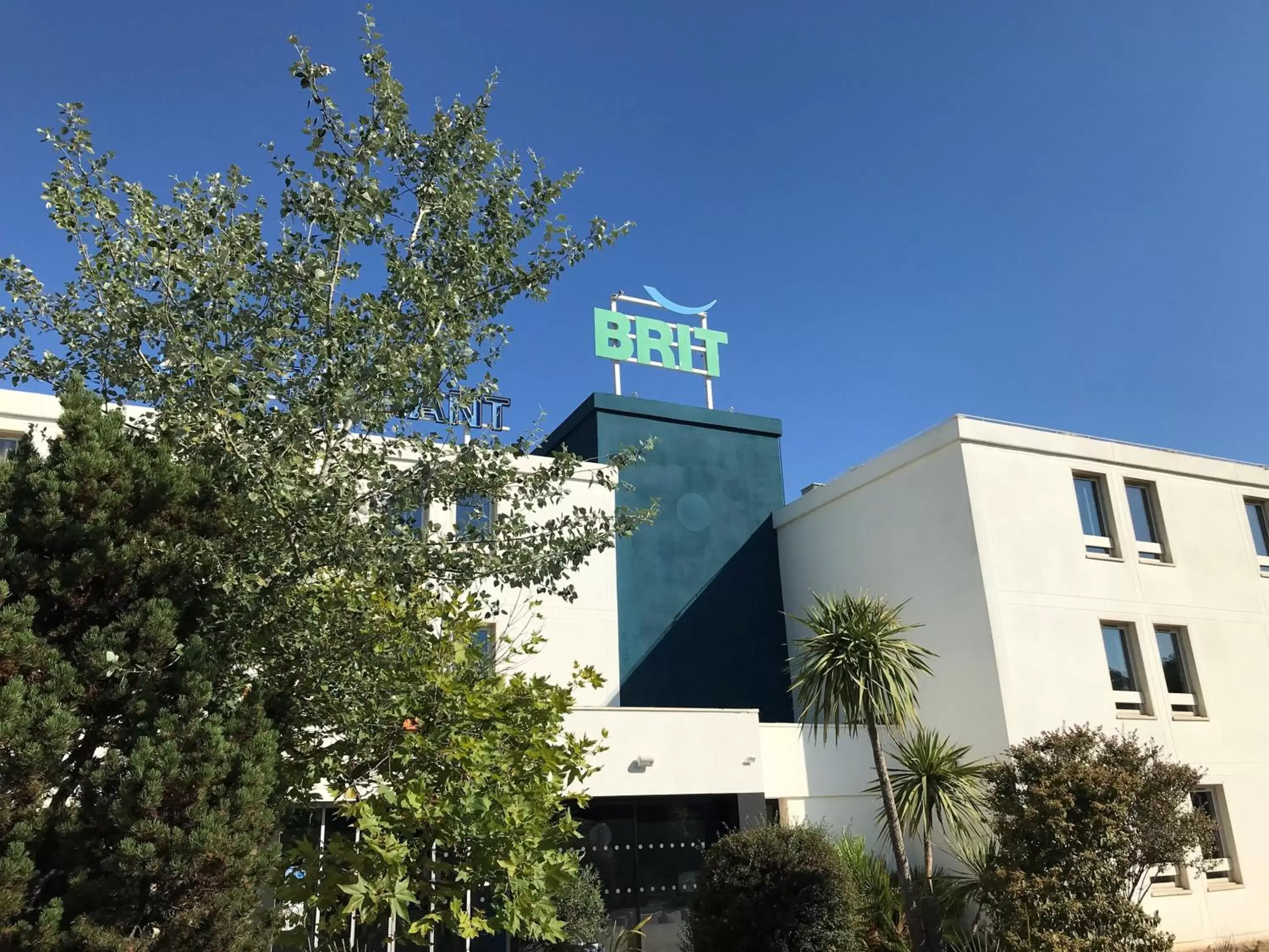 Facade/entrance, Property Building in Brit Hotel Marseille Aéroport - A&S