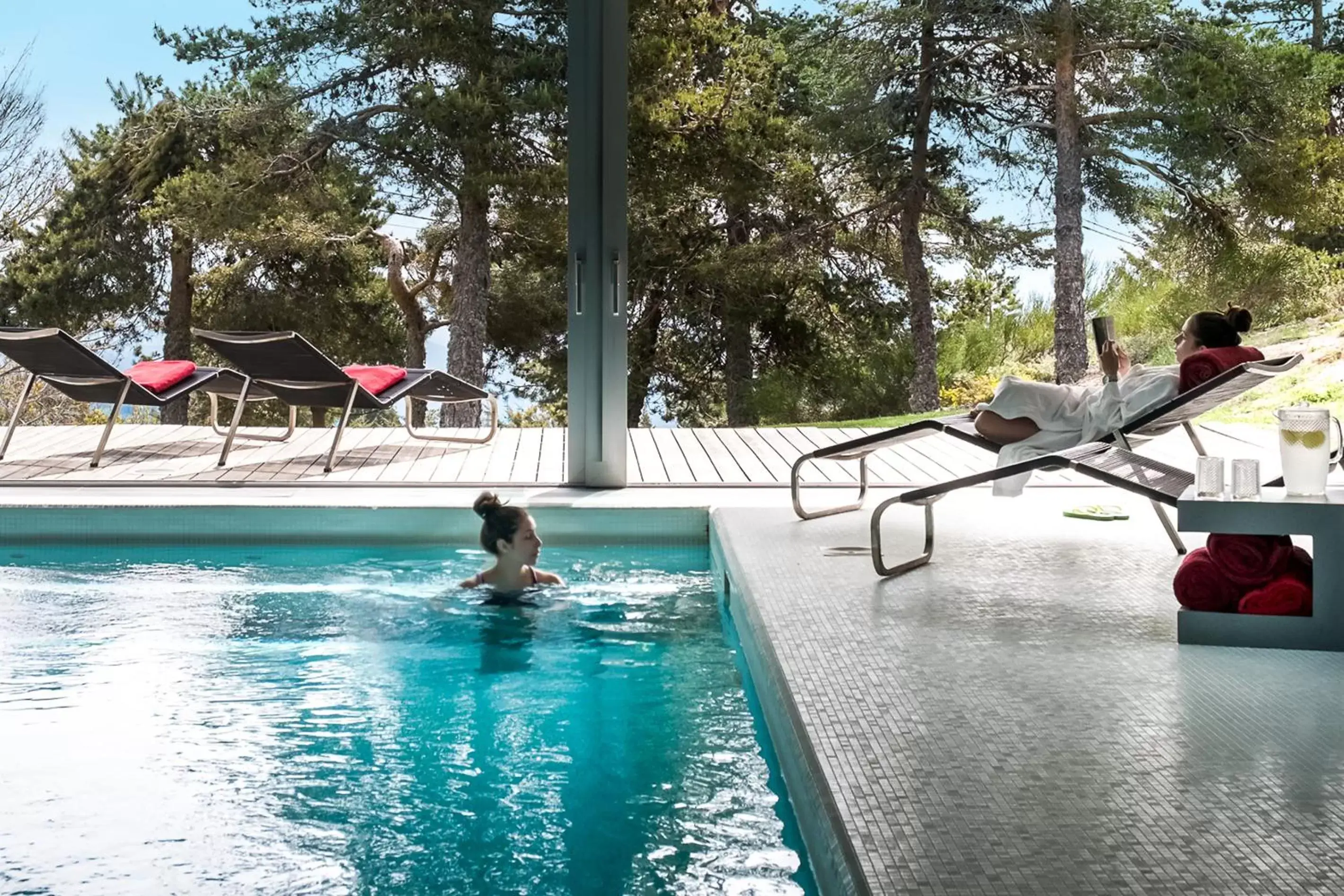 People, Swimming Pool in Casa das Penhas Douradas - Burel Mountain Hotels