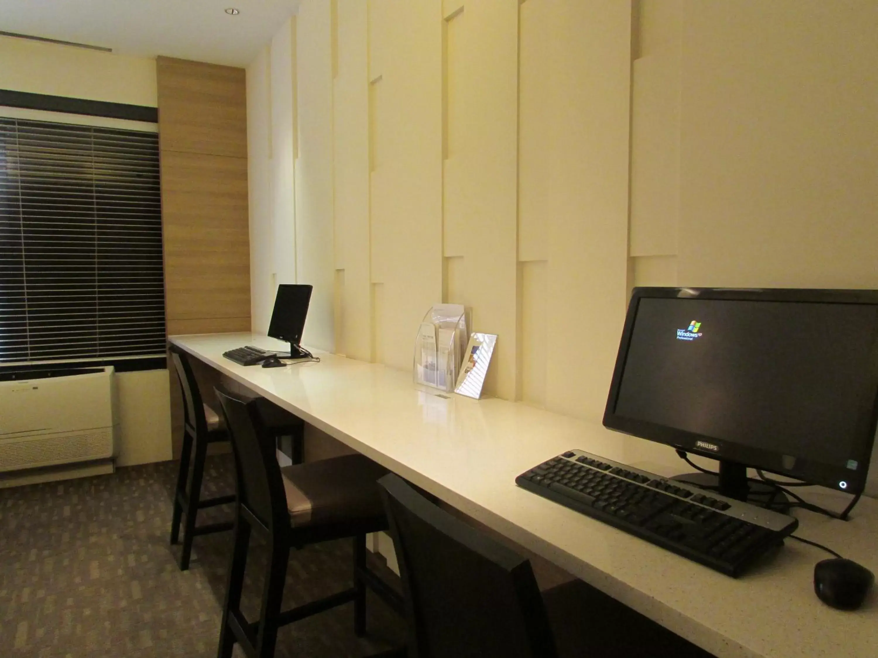 Business facilities in Concorde Hotel Singapore