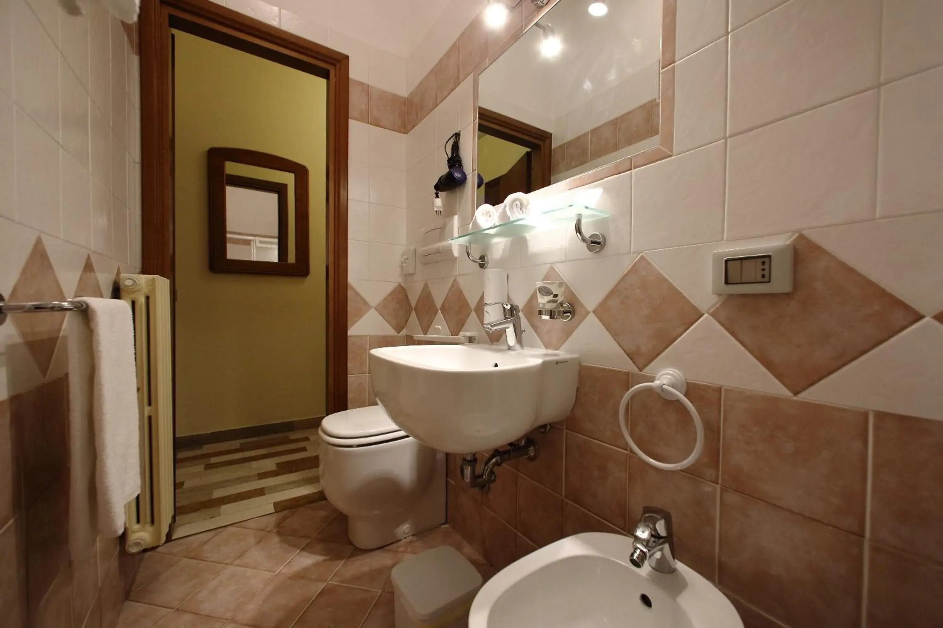 Bathroom in Hotel Primavera