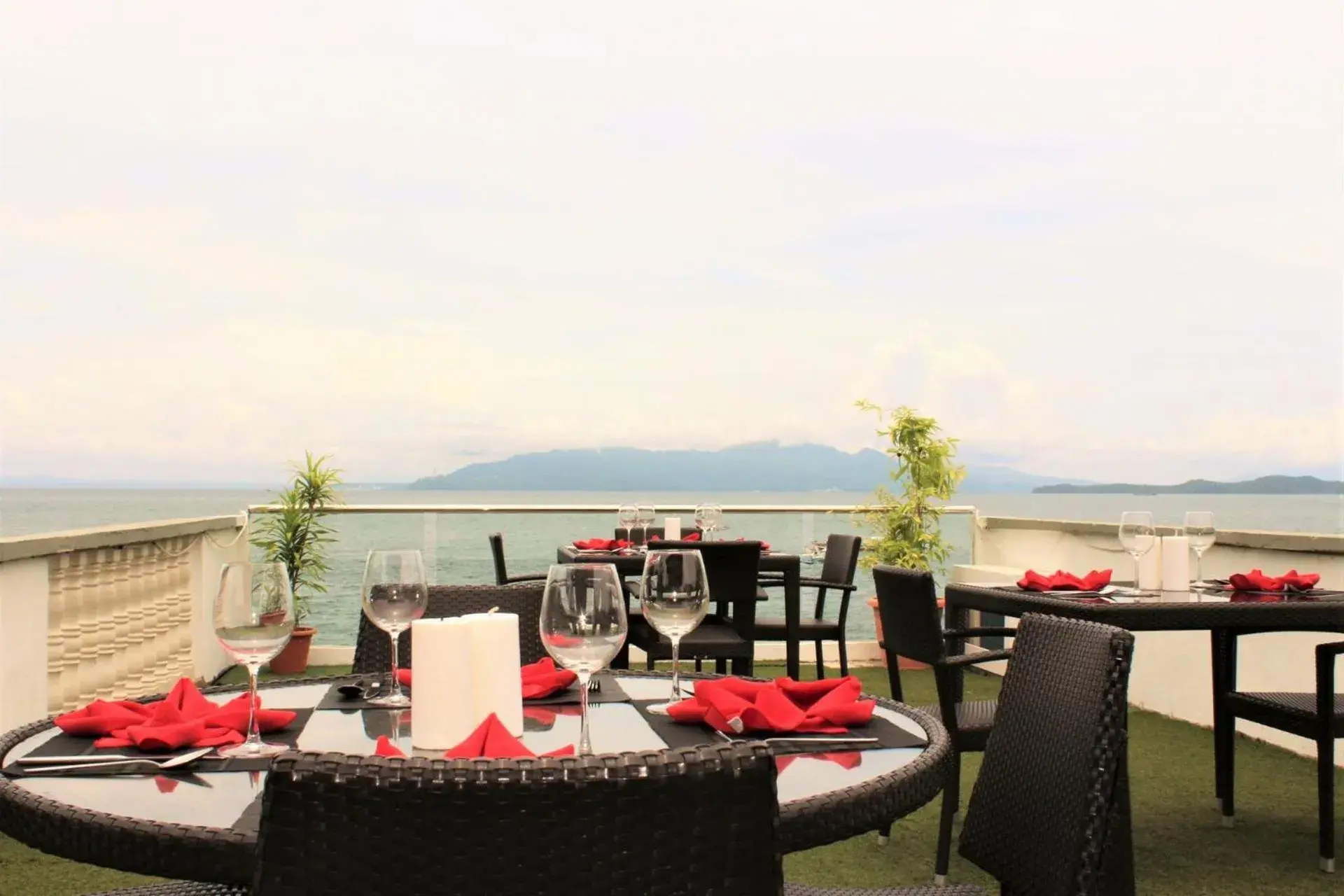 Restaurant/Places to Eat in Lalaguna Villas Luxury Dive Resort and Spa
