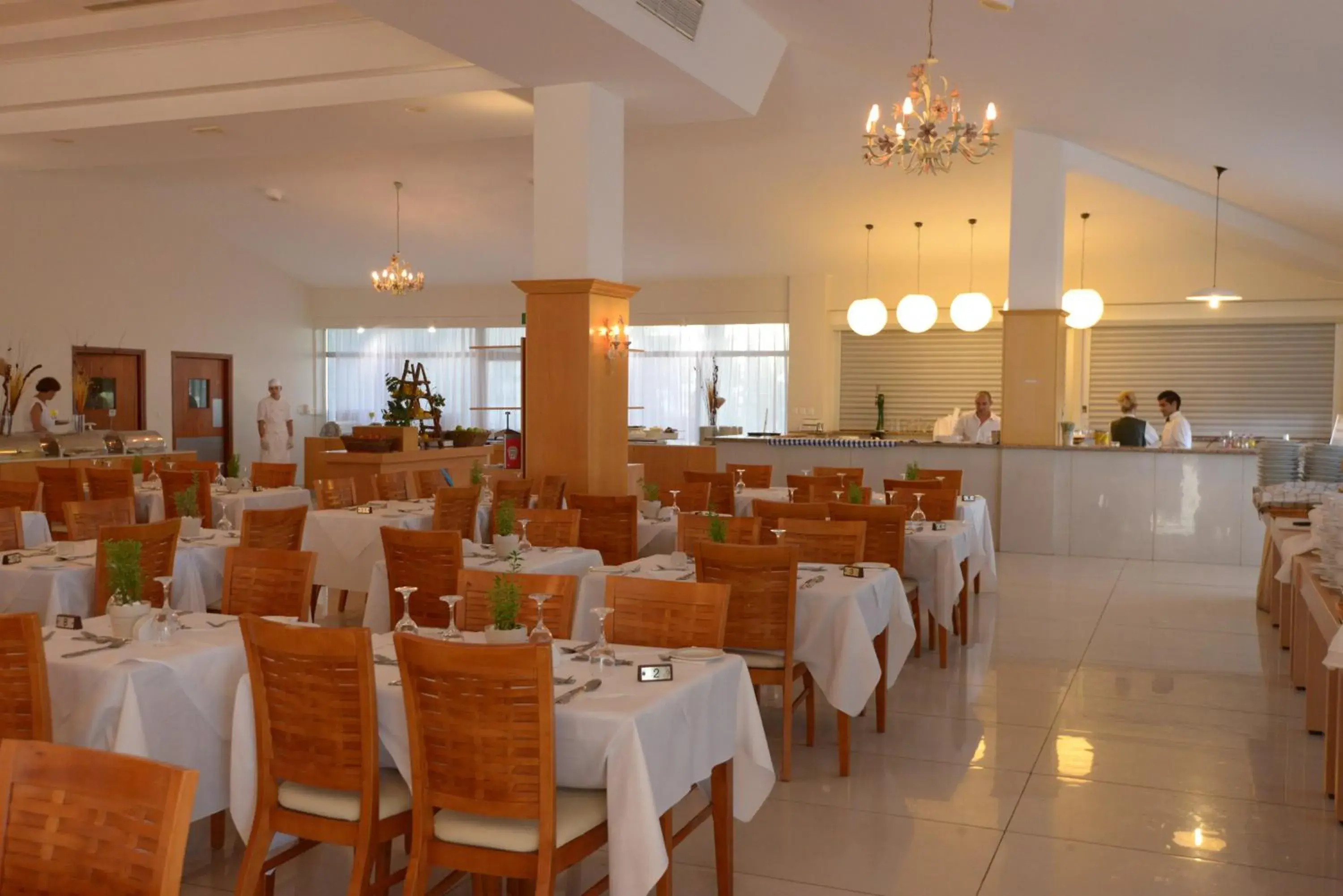 Restaurant/Places to Eat in The Dome Beach Hotel & Resort