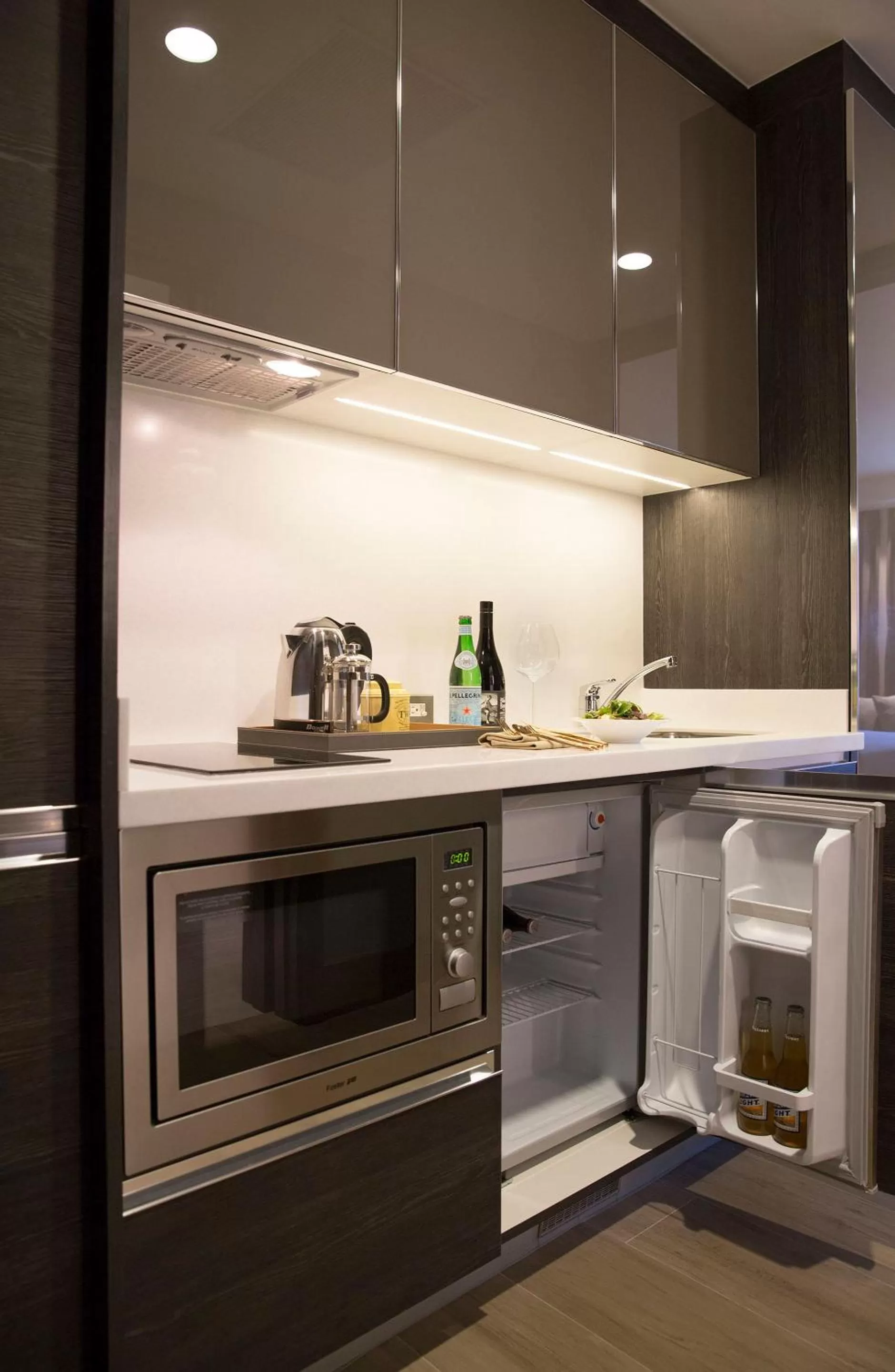 Kitchen or kitchenette in Makati Diamond Residences