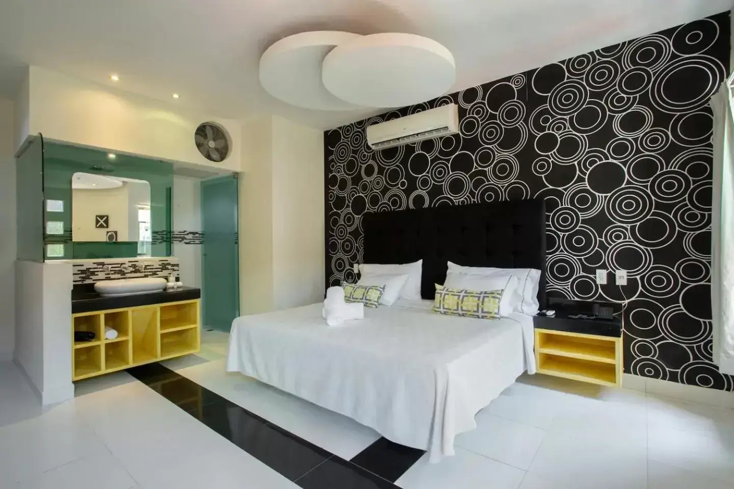 Bed in Casa Kaoba Hotel & Suites