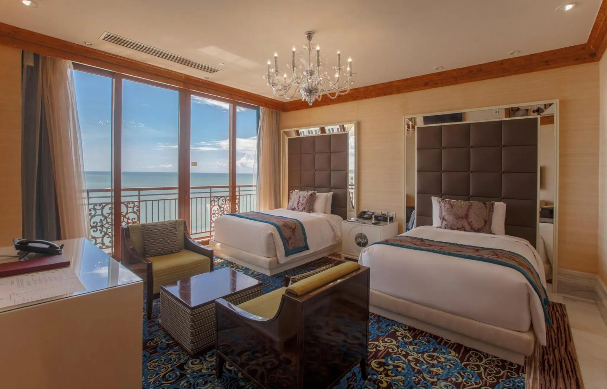 Photo of the whole room, Bed in InterContinental Grand Ho Tram