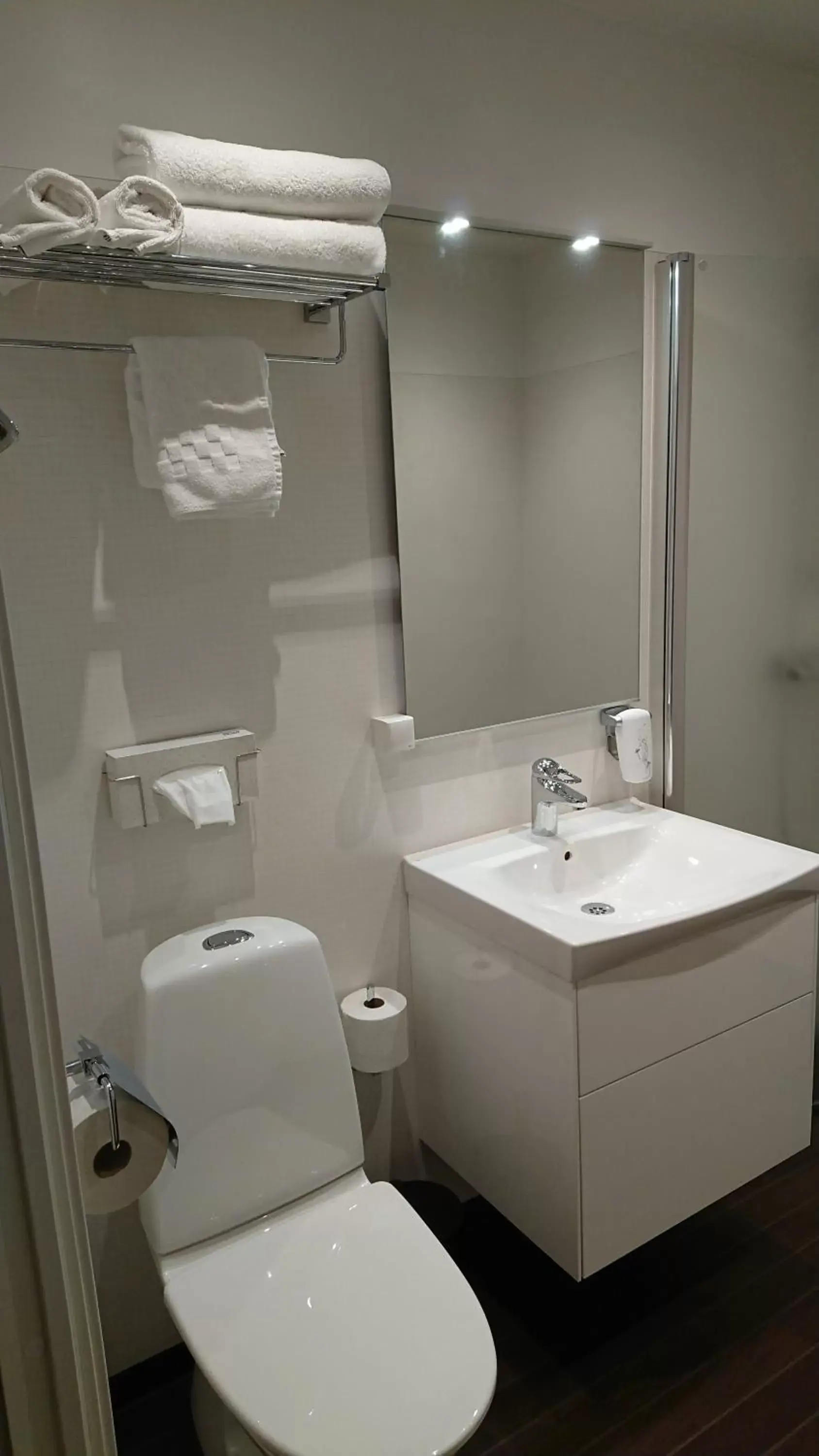 Toilet, Bathroom in Sure Hotel by Best Western Centralhotellet