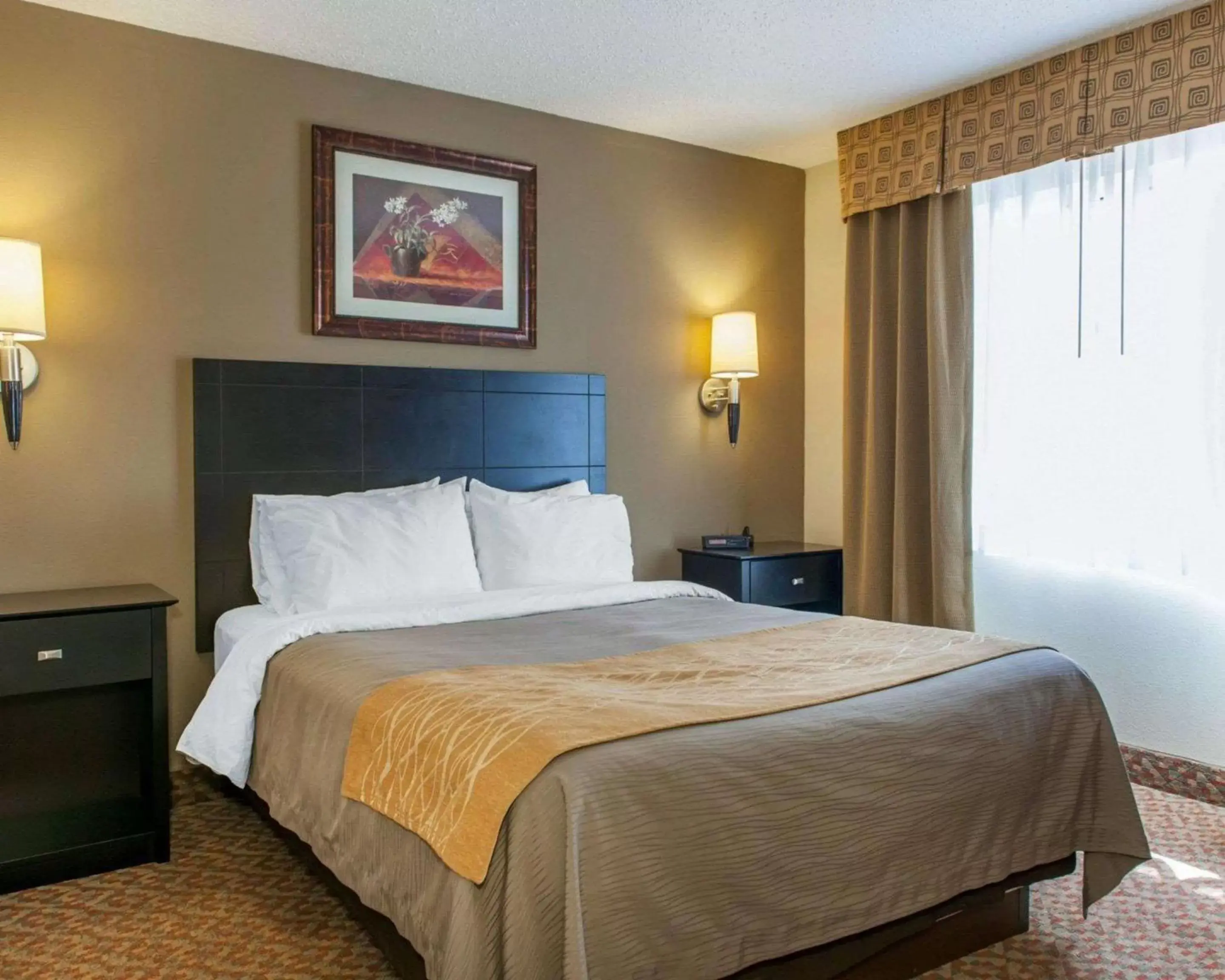 Bedroom, Bed in Comfort Inn Near Ouabache State Park