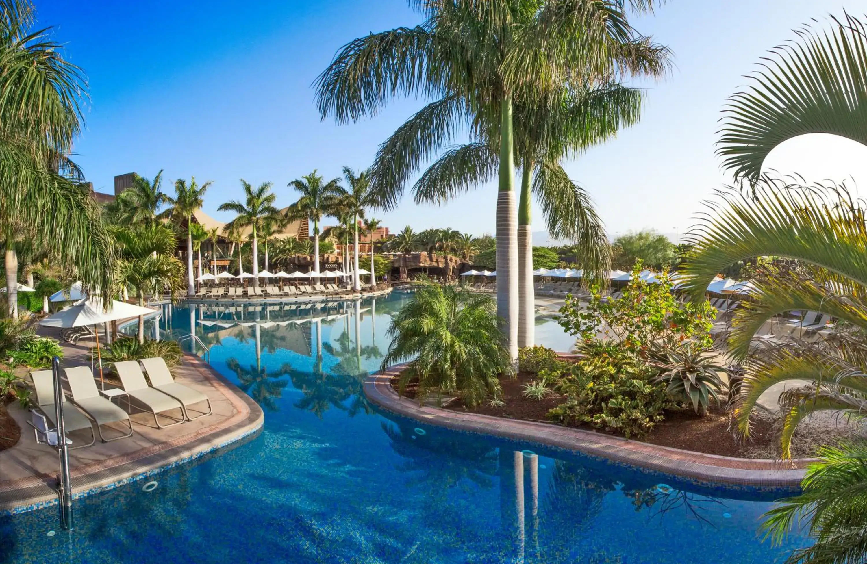 Swimming Pool in Lopesan Baobab Resort