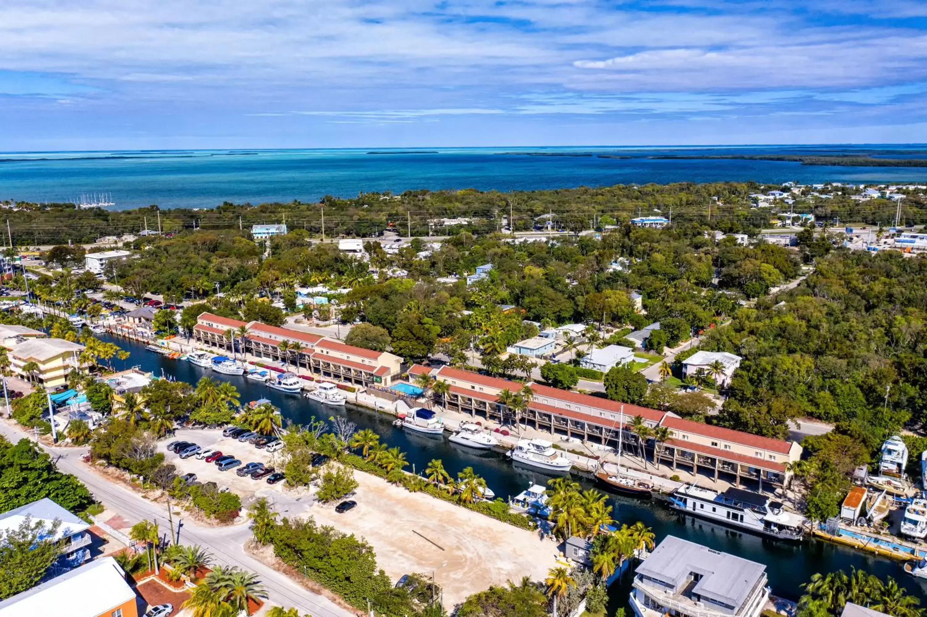 Bird's eye view, Bird's-eye View in Waterside Suites and Marina