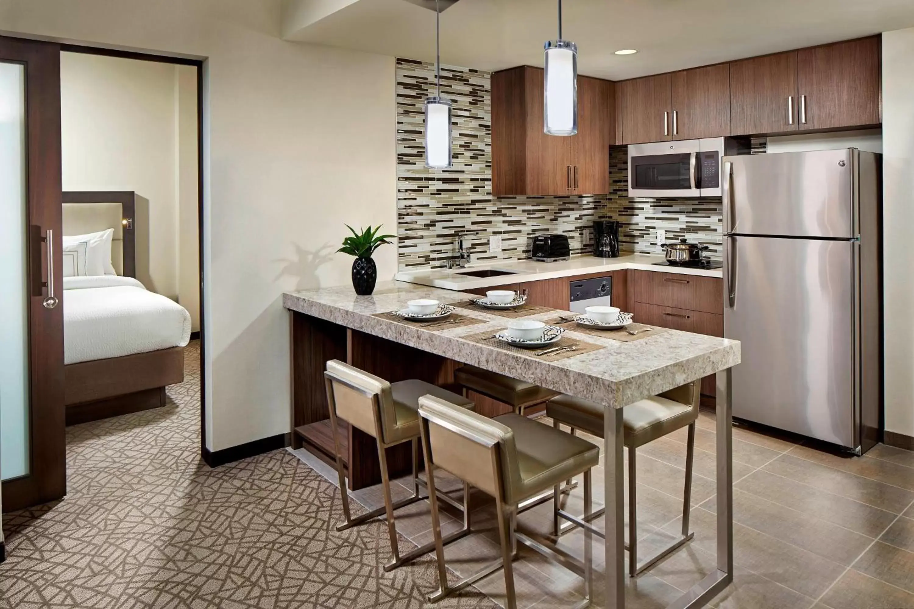 Photo of the whole room, Kitchen/Kitchenette in Residence Inn by Marriott at Anaheim Resort/Convention Center