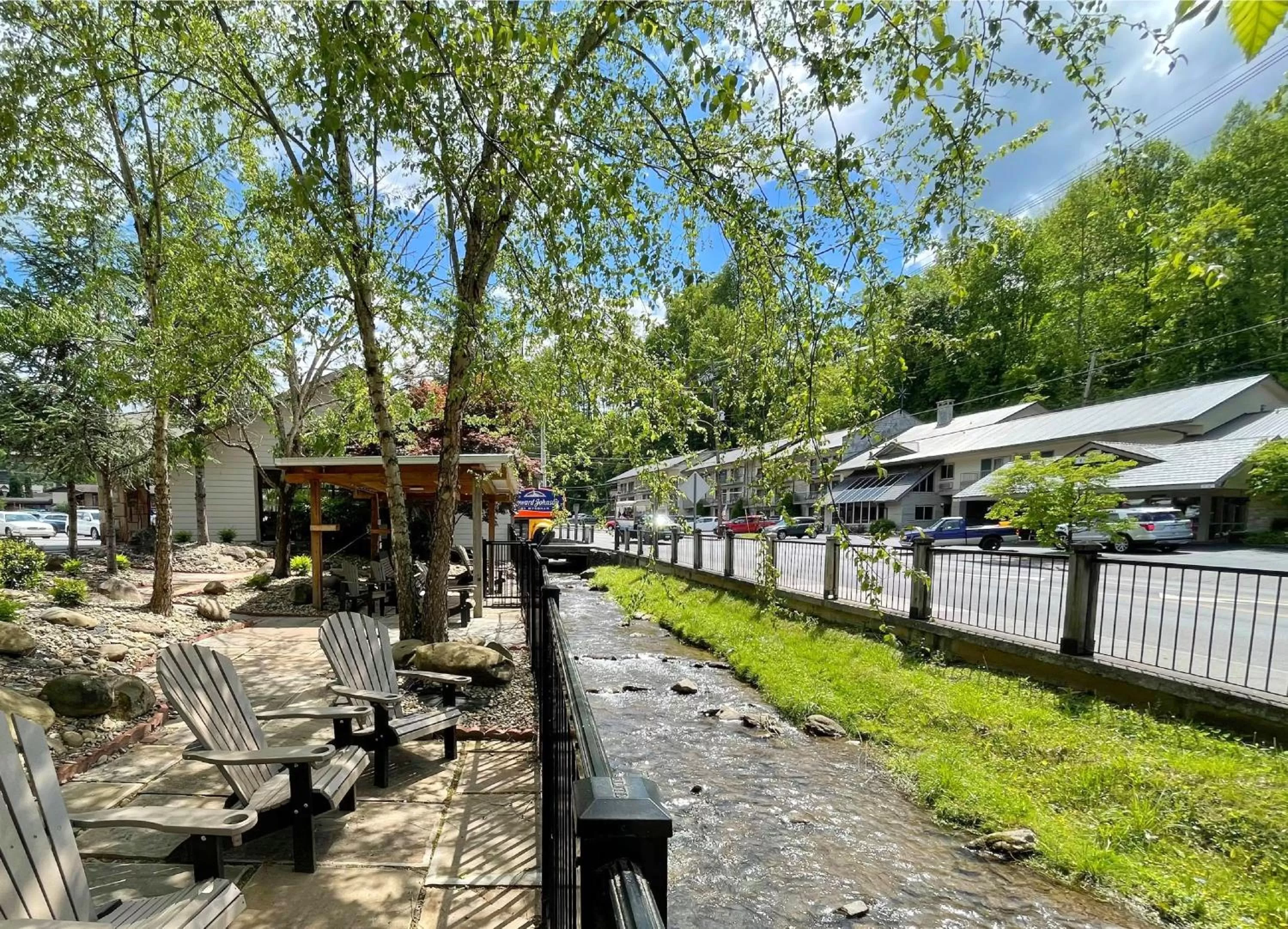 Property building in Howard Johnson by Wyndham Downtown Gatlinburg