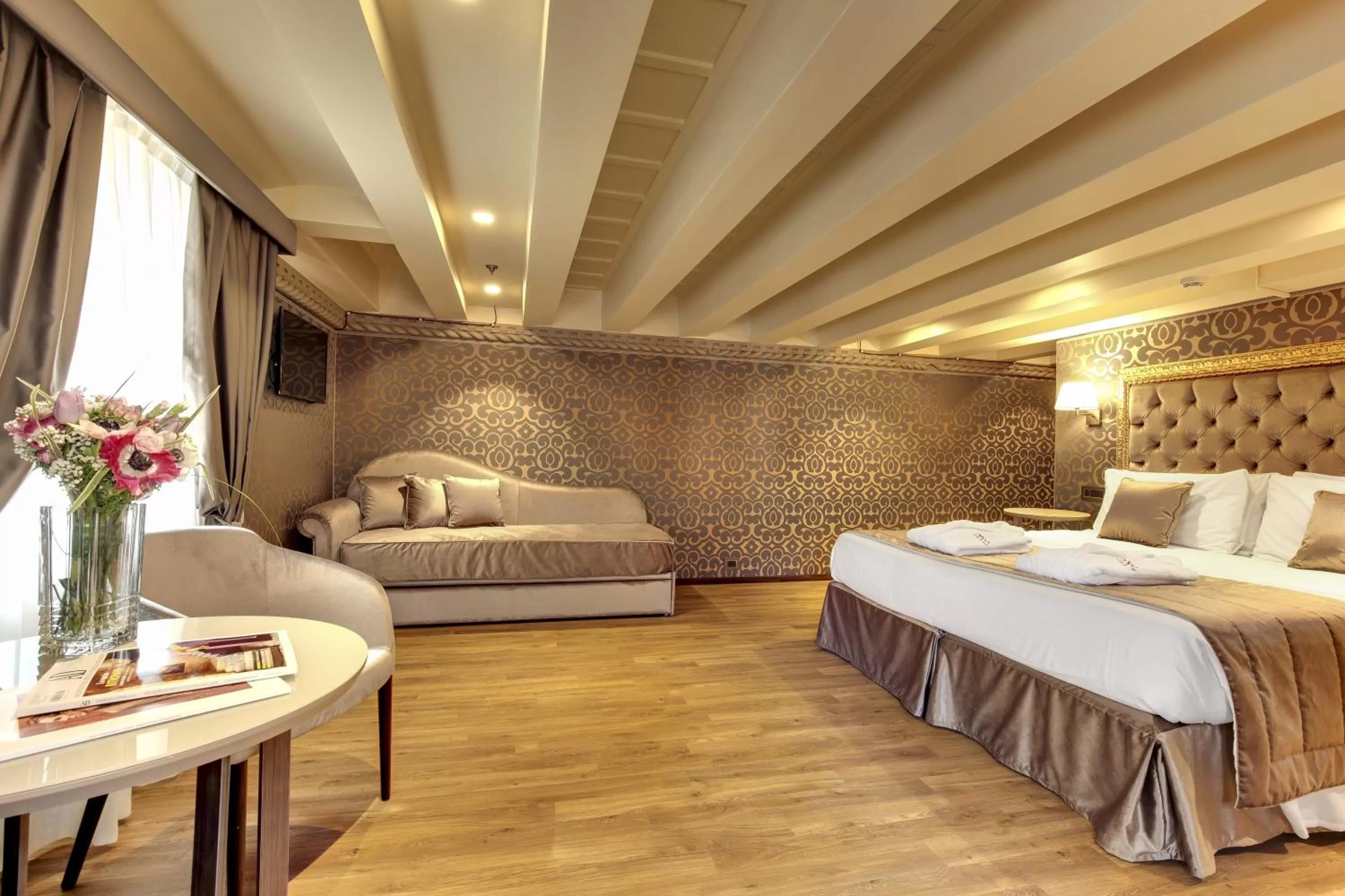 Photo of the whole room, Bed in Hotel Donà Palace