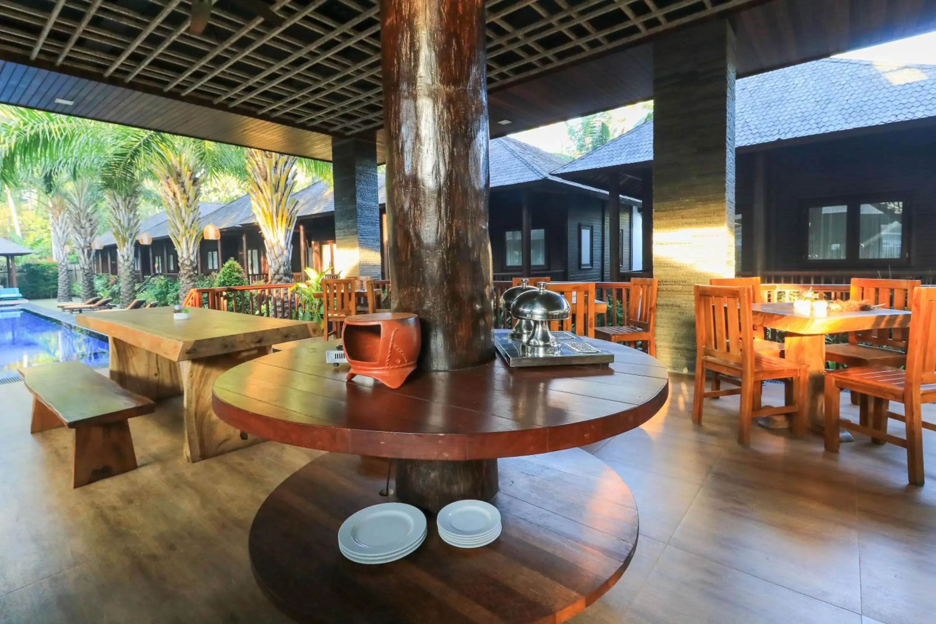 Restaurant/Places to Eat in Coconut Boutique Resort