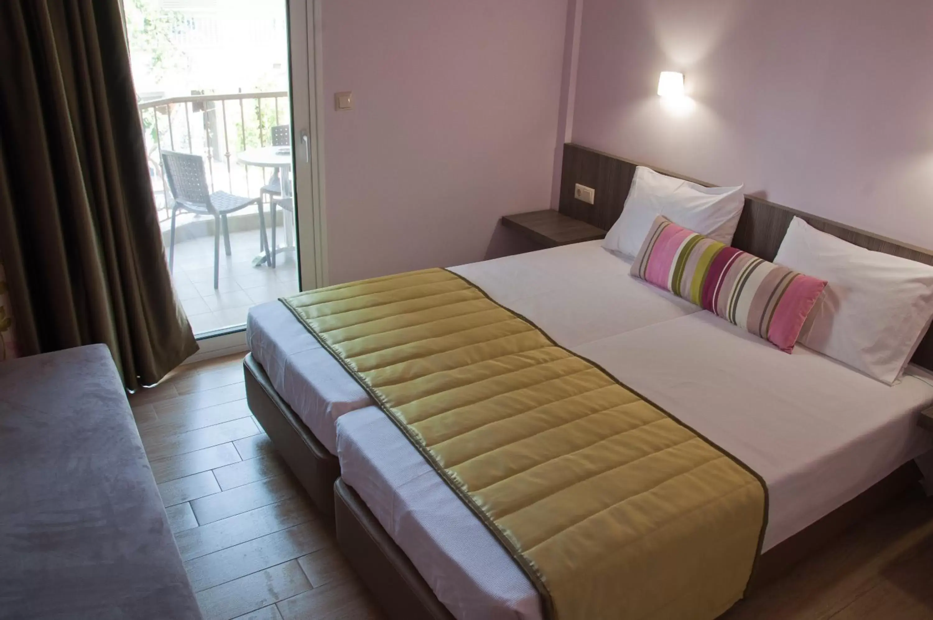 Bed in Hotel Olympos