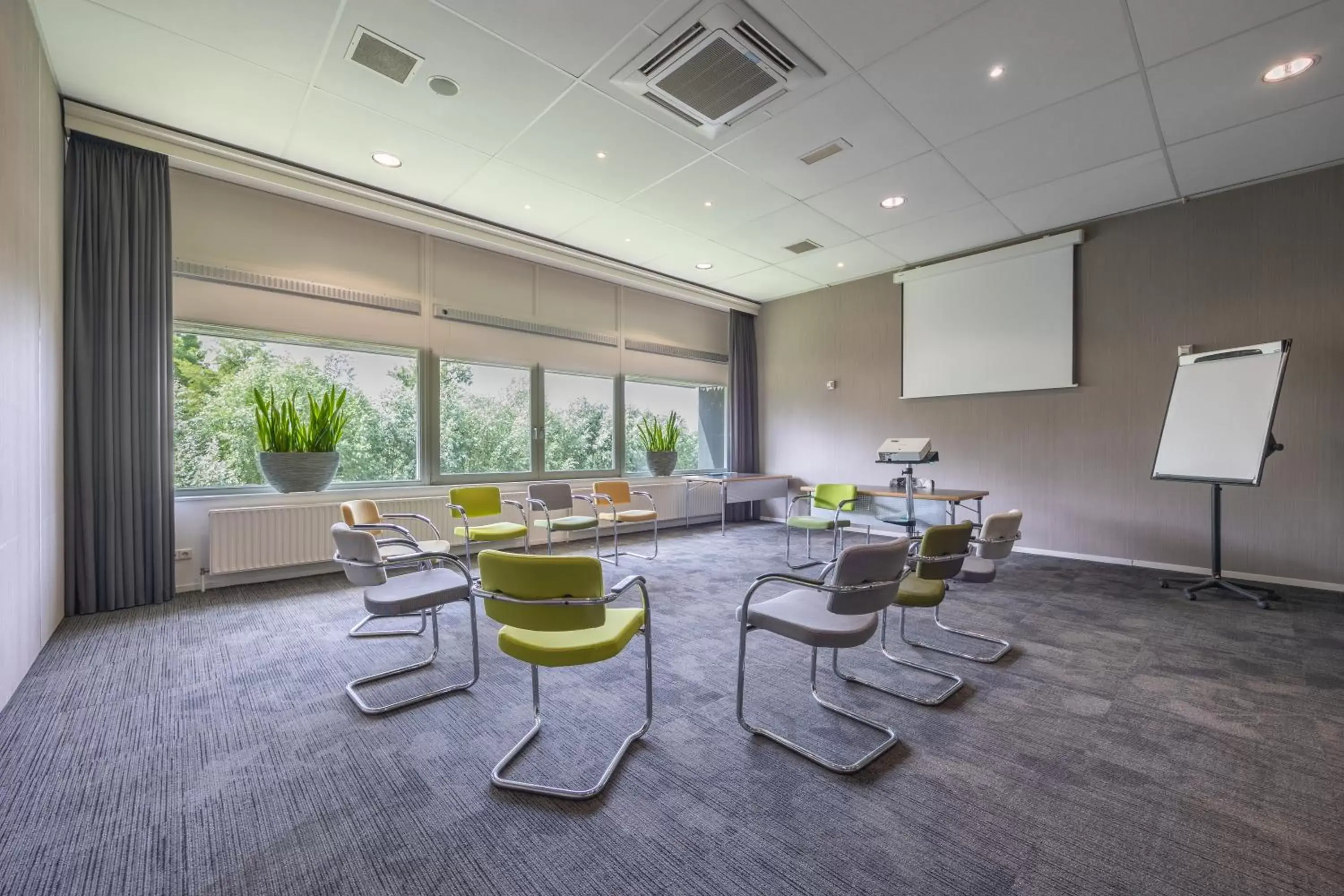 Meeting/conference room in Amrâth Airport Hotel Rotterdam, BW Signature Collection