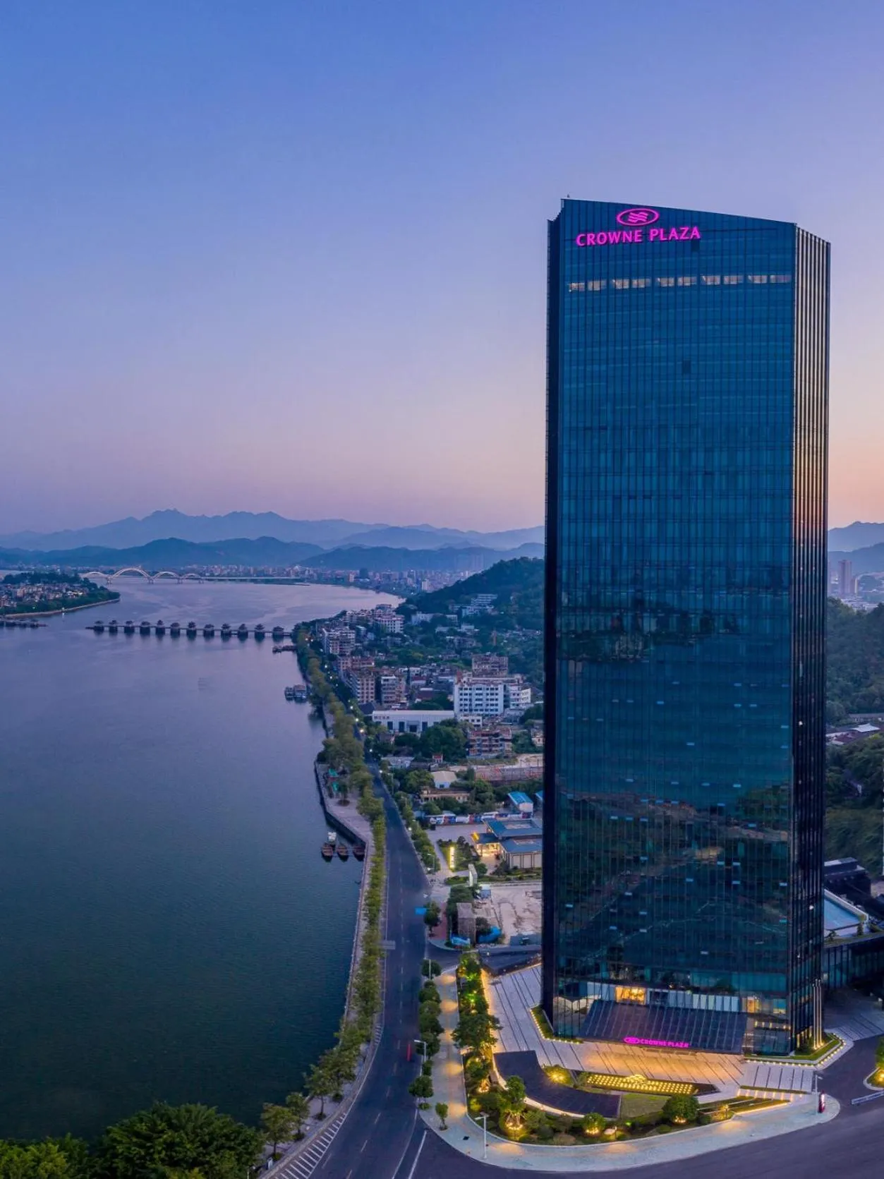 Property building in Crowne Plaza Chaozhou Riverside by IHG
