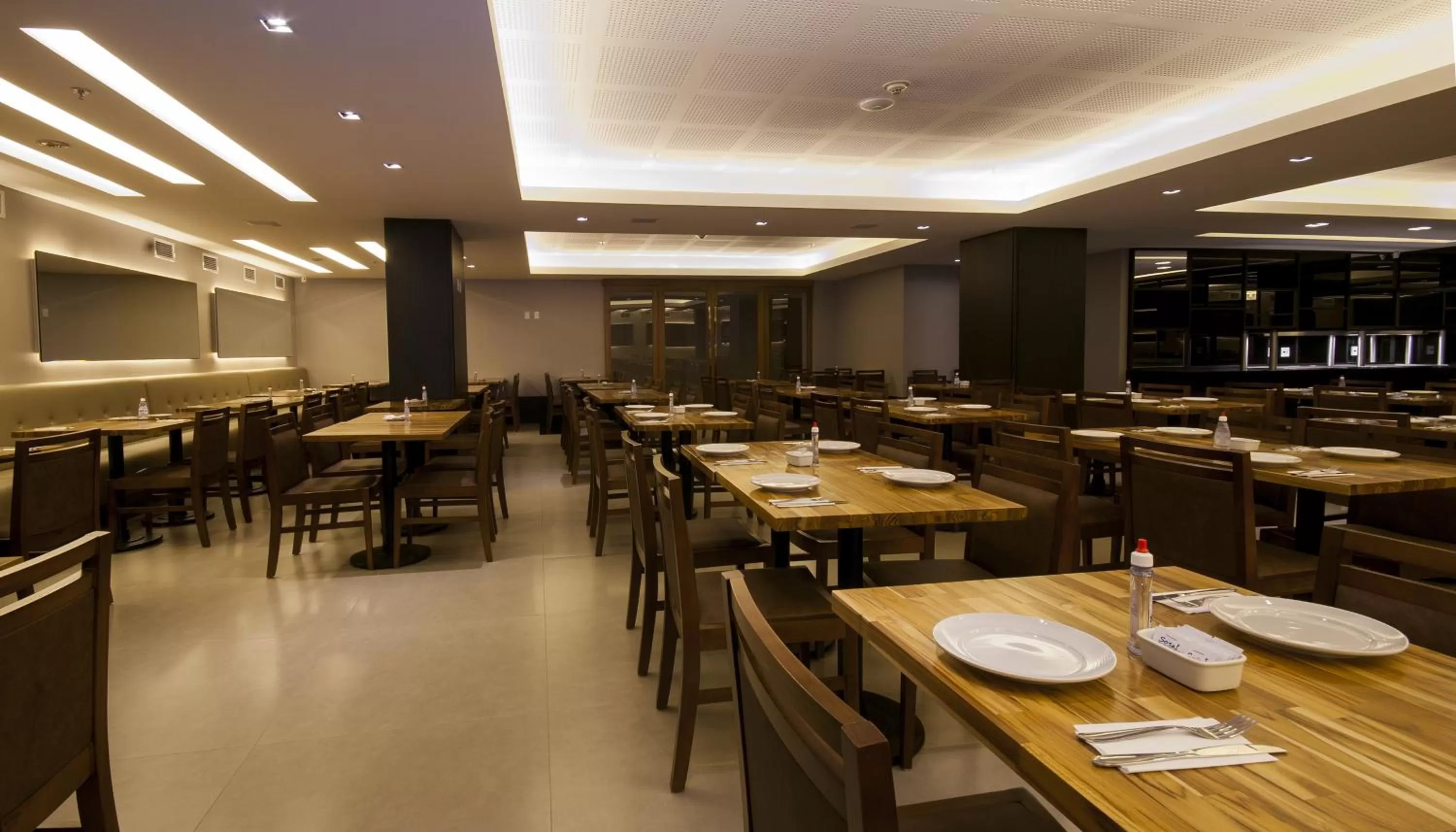 Property building in Américas Granada Hotel