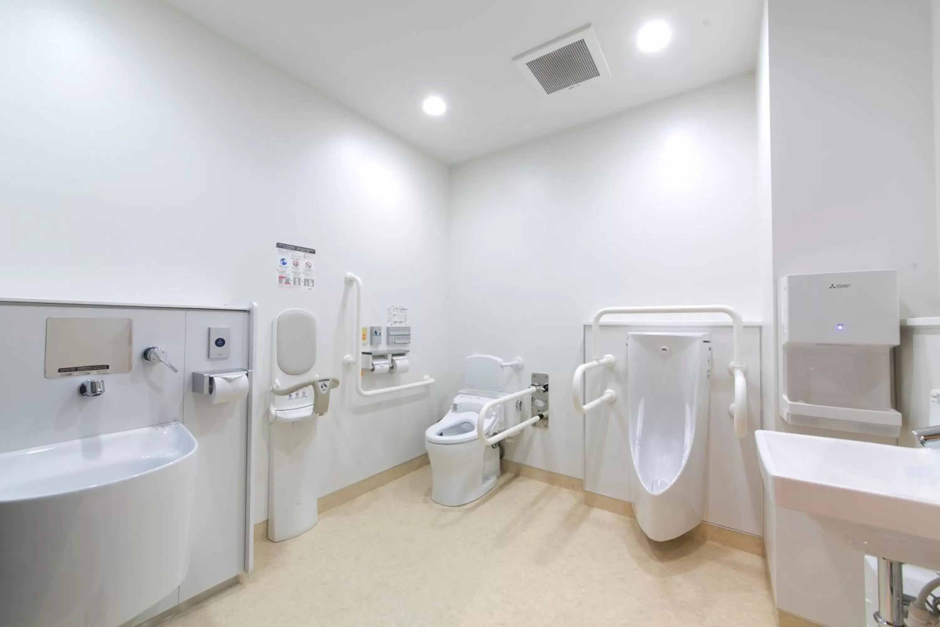 Bathroom in R&B Hotel Shin Osaka Kitaguchi