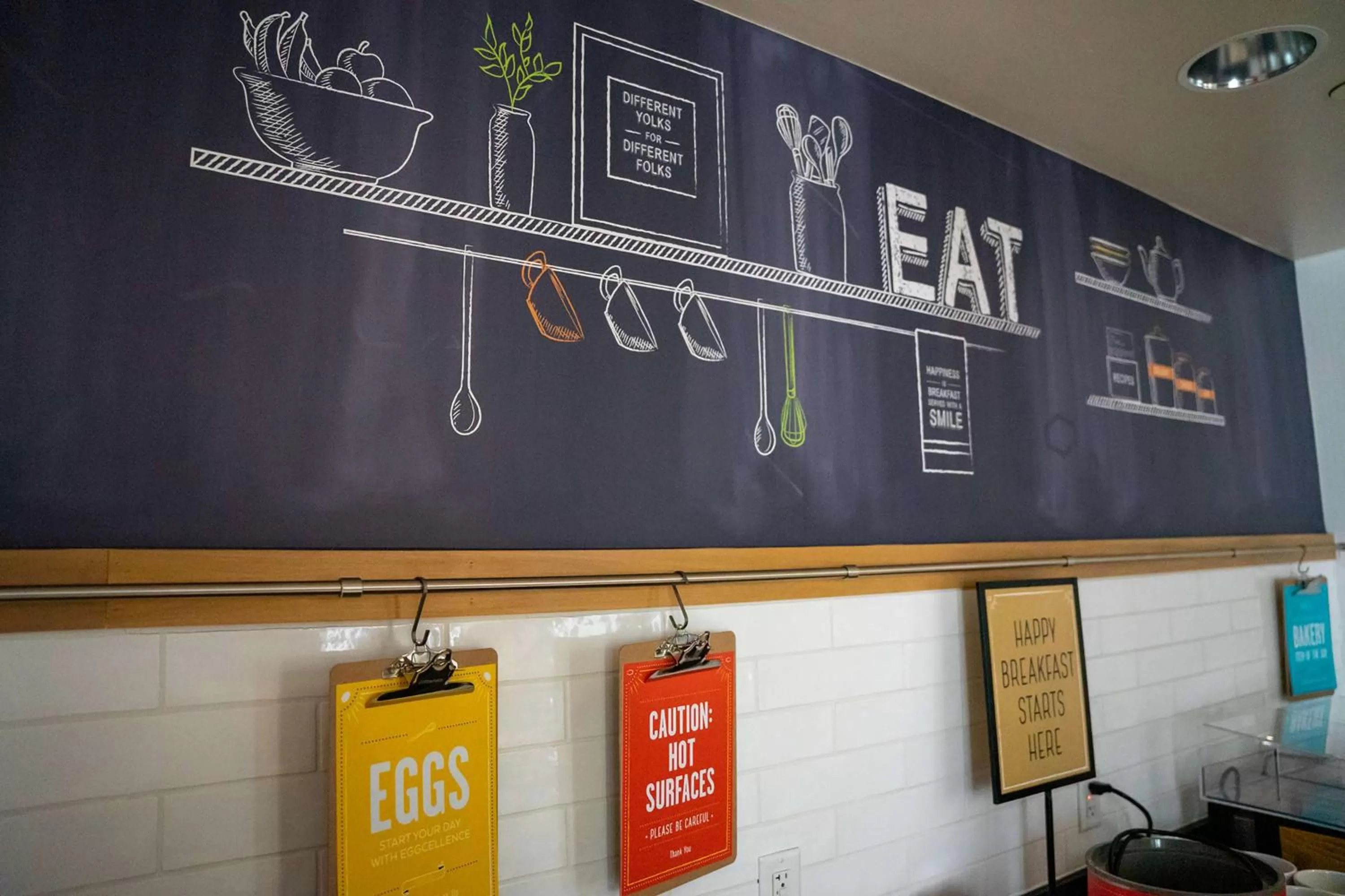 Breakfast in Hampton Inn & Suites Mishawaka/South Bend at Heritage Square