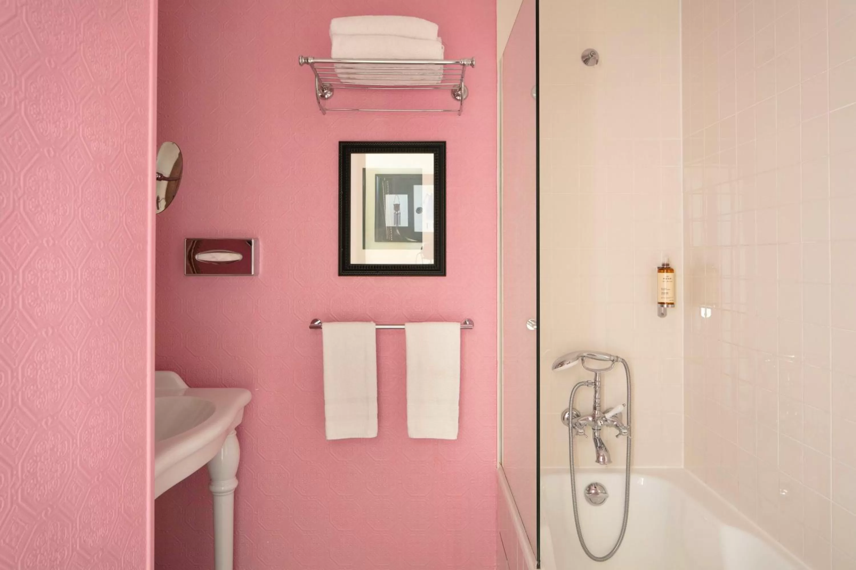 Bathroom in Le 123 Elysees - Astotel