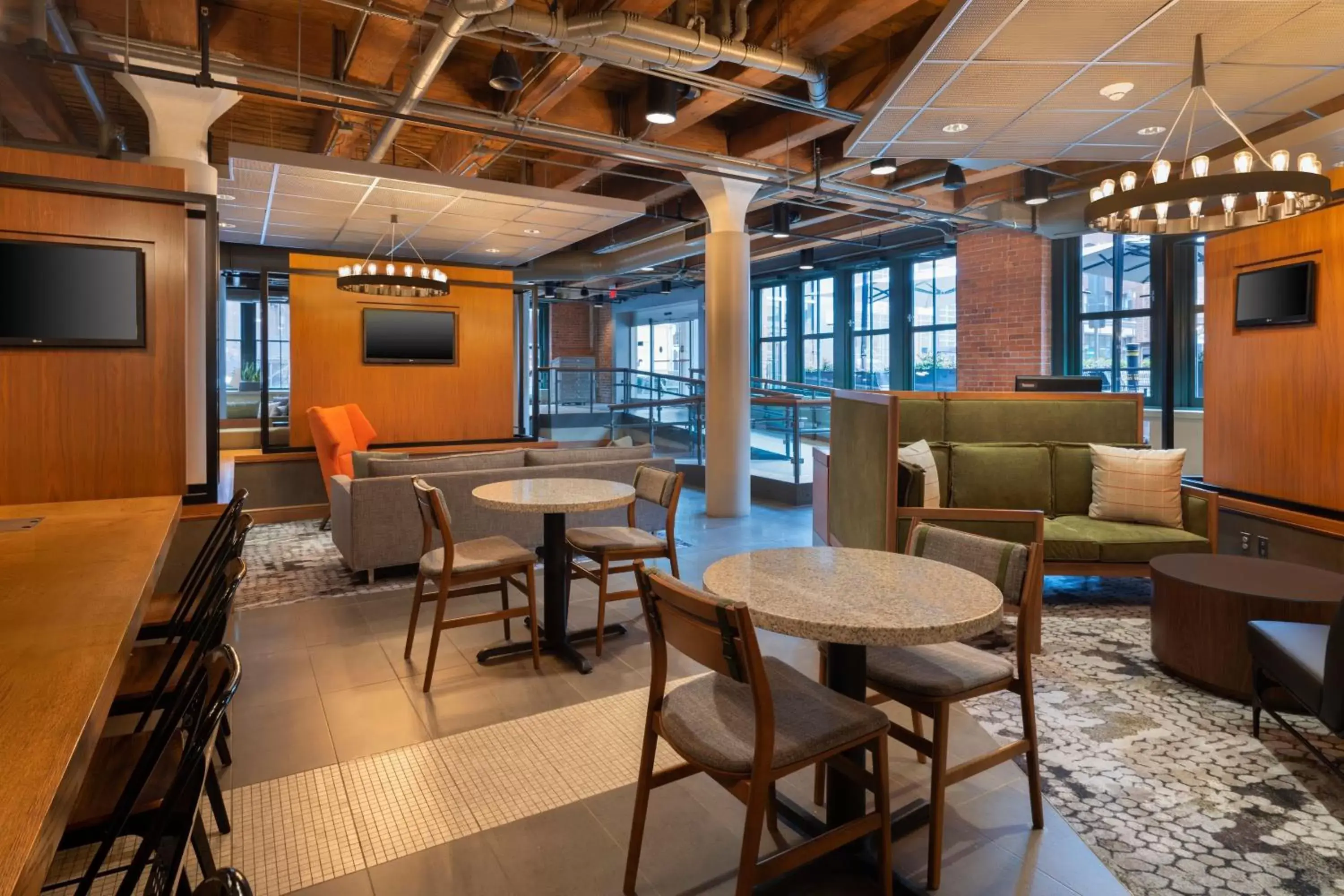 Lobby or reception, Lounge/Bar in Residence Inn by Marriott Boston Downtown Seaport