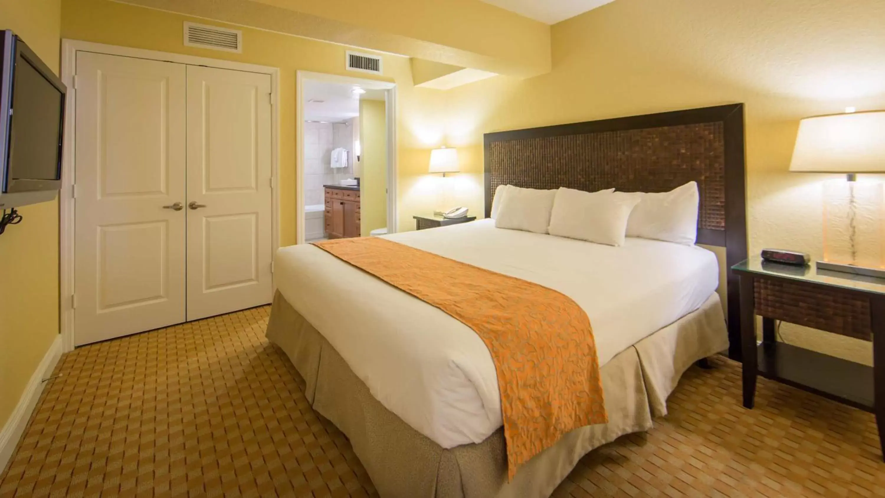 Photo of the whole room, Bed in Holiday Inn Club Vacations At Orange Lake Resort, an IHG Hotel