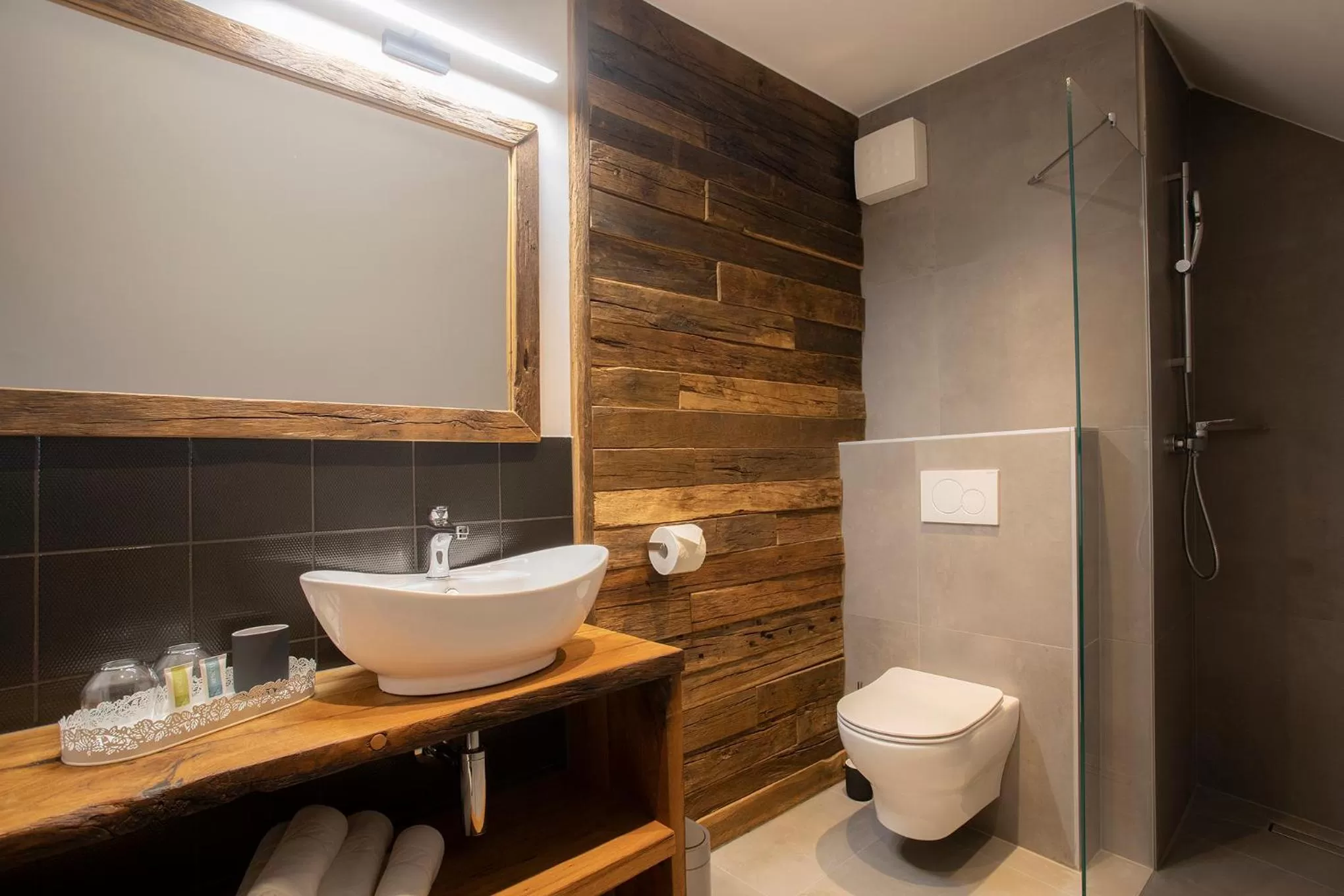 Bathroom in House Troha - Rooms & Apartments