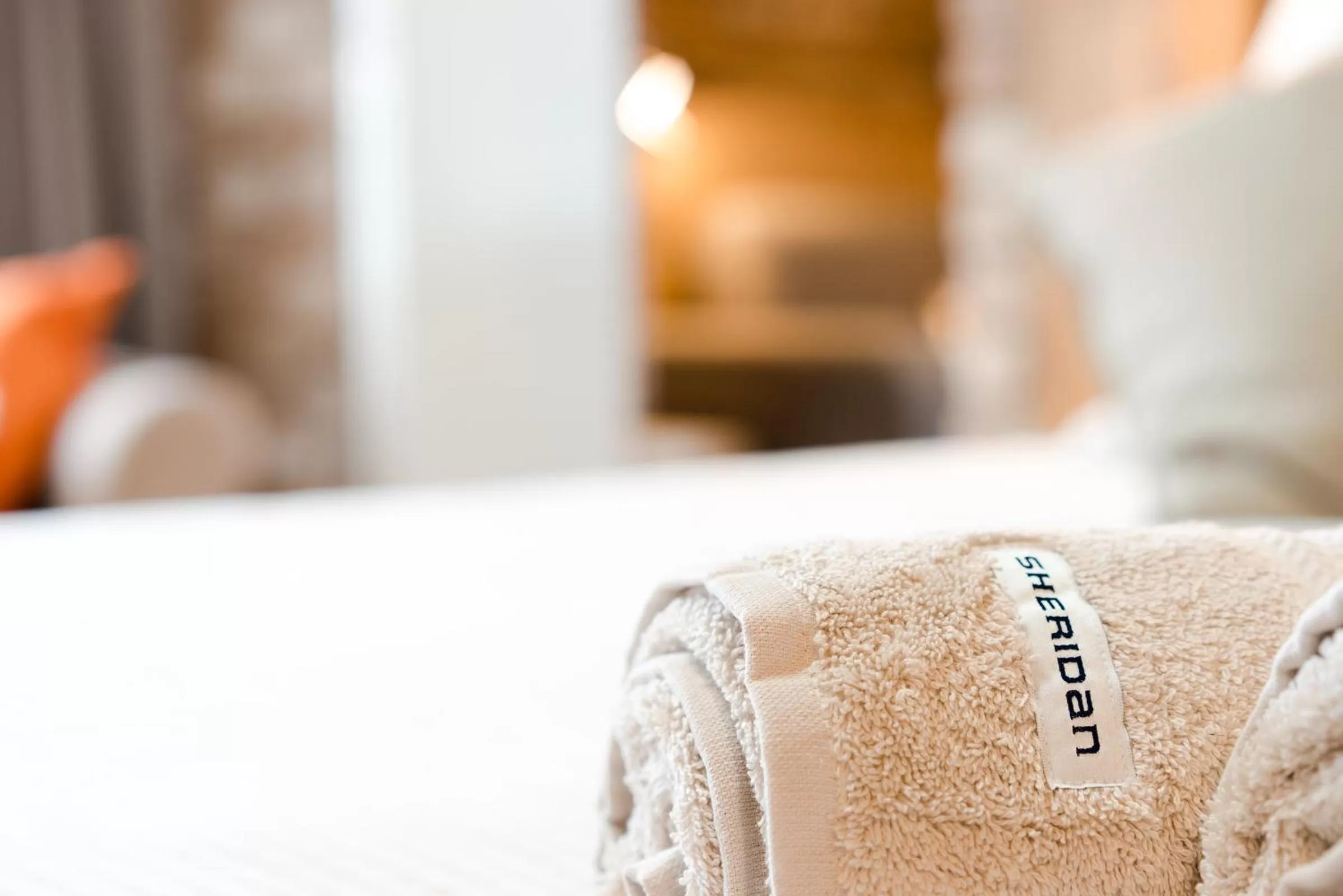 Bathroom, Bed in Farnham Court Motel and Restaurant