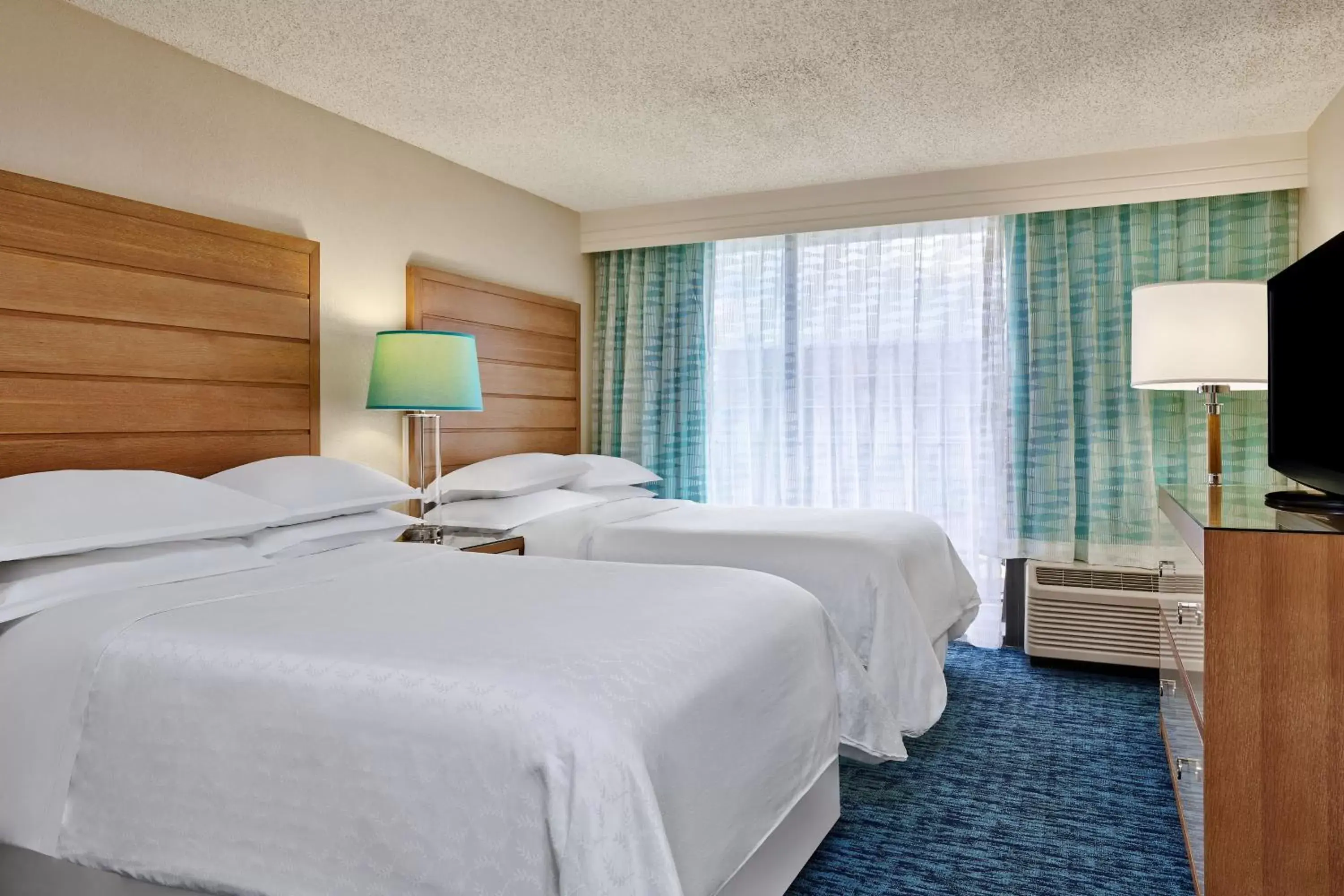 Photo of the whole room, Bed in Sheraton Orlando Lake Buena Vista Resort