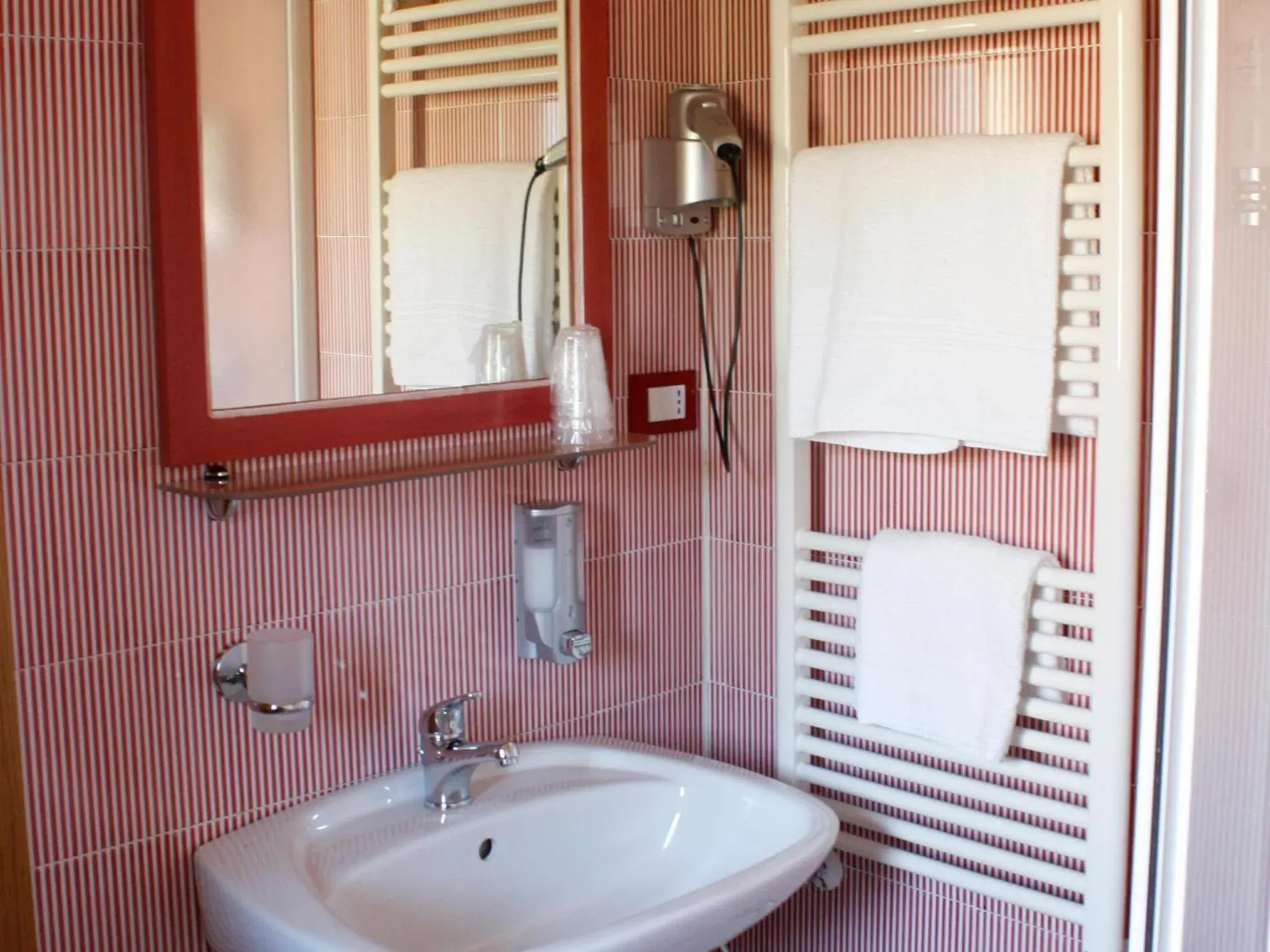 Bathroom in Cà Del Moro Resort