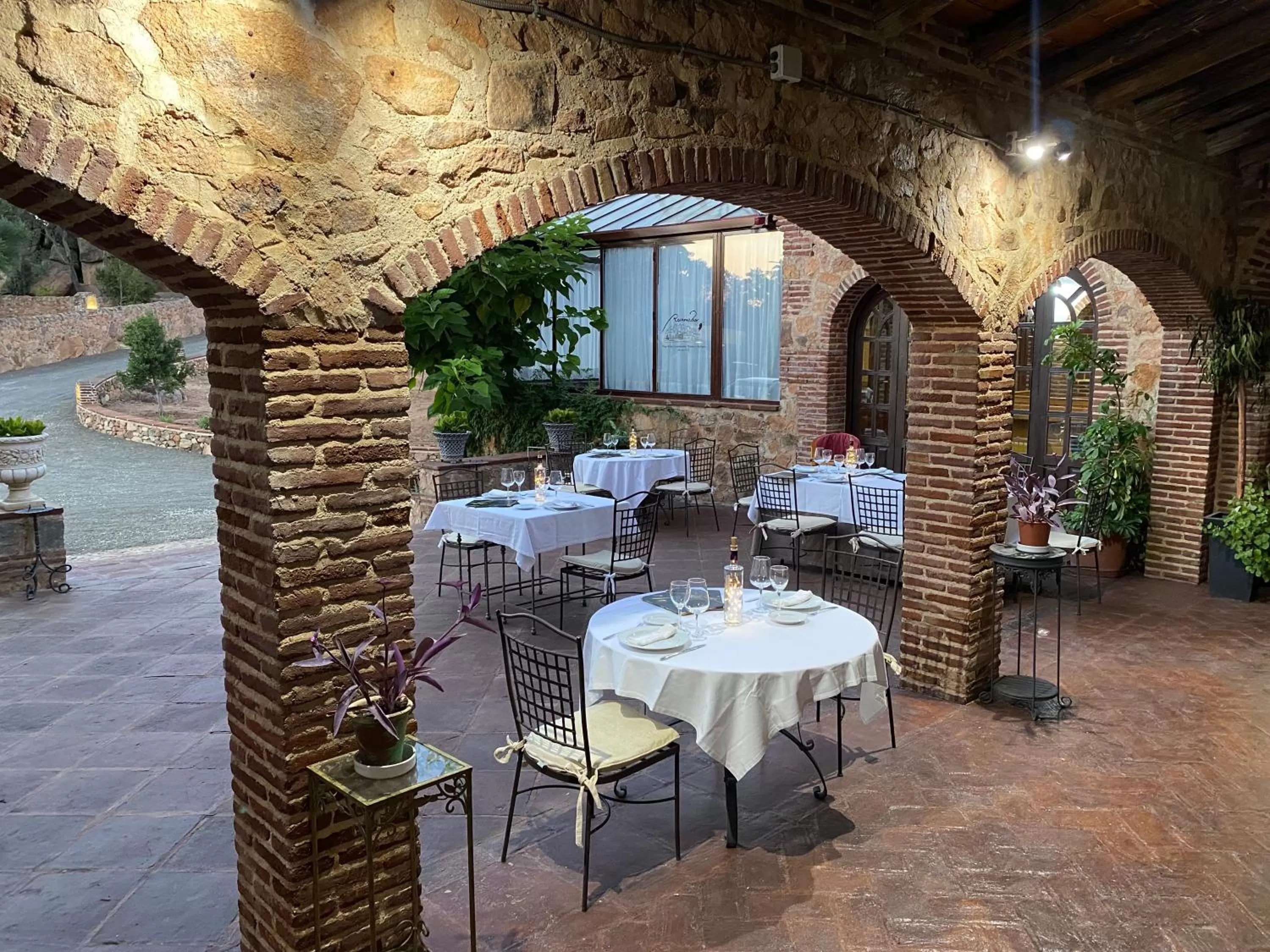 Restaurant/places to eat in Hotel Monasterio de Rocamador