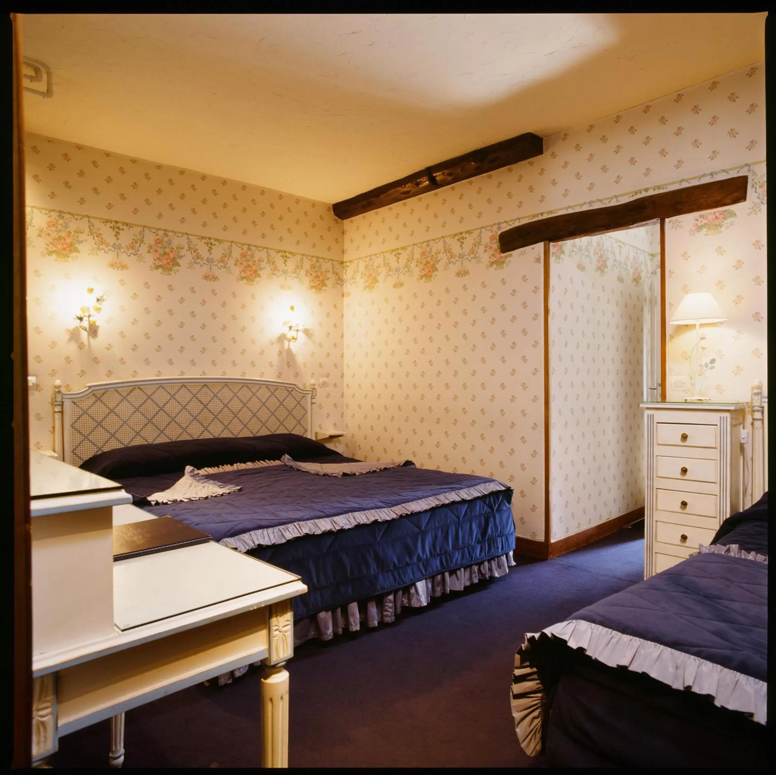 Triple Room with Courtyard View in Grand Hôtel Dechampaigne