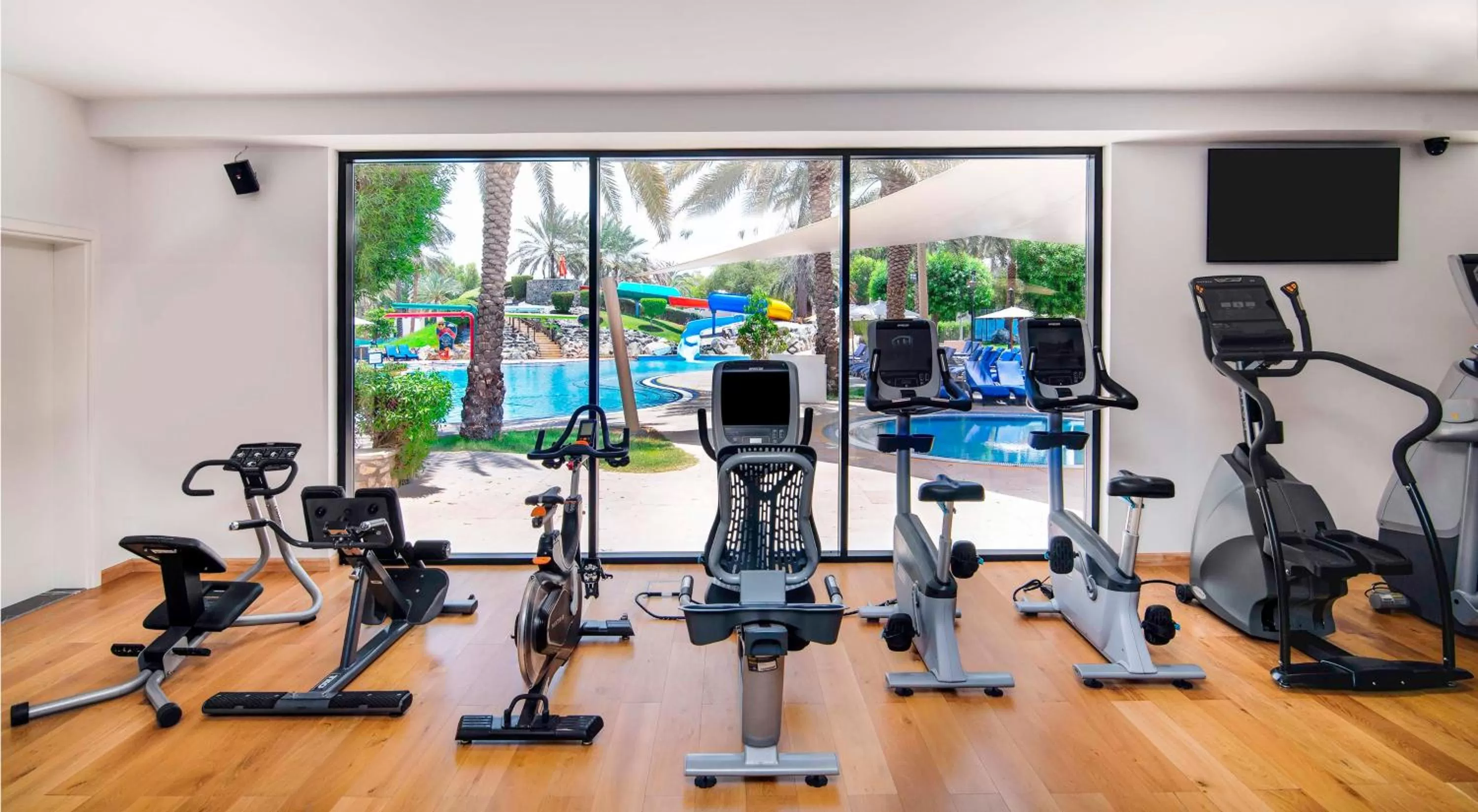 Fitness centre/facilities in Radisson Blu Hotel & Resort, Al Ain