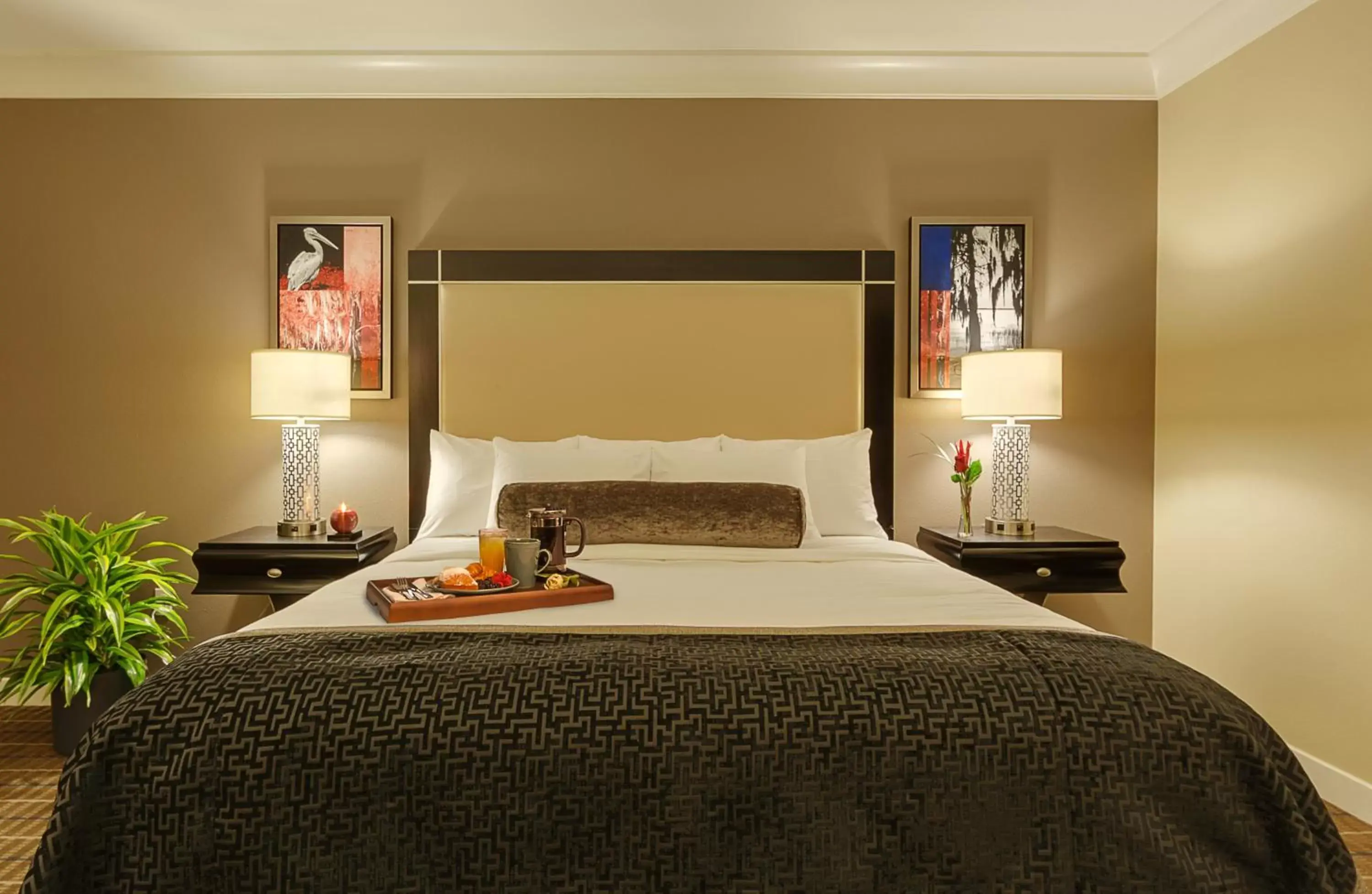 Bedroom, Bed in Cypress Bayou Casino Hotel