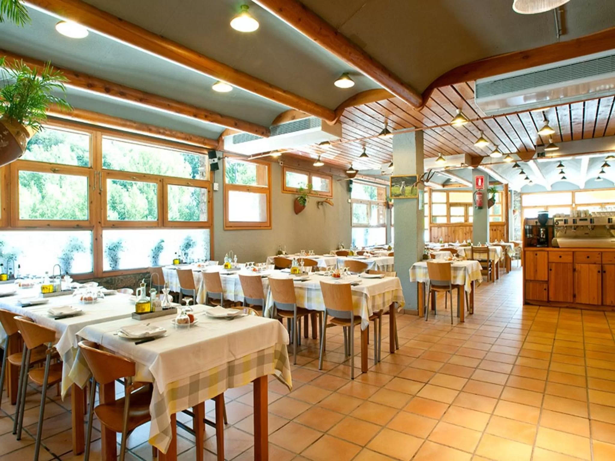 Restaurant/places to eat in Hotel Restaurant Les Brases