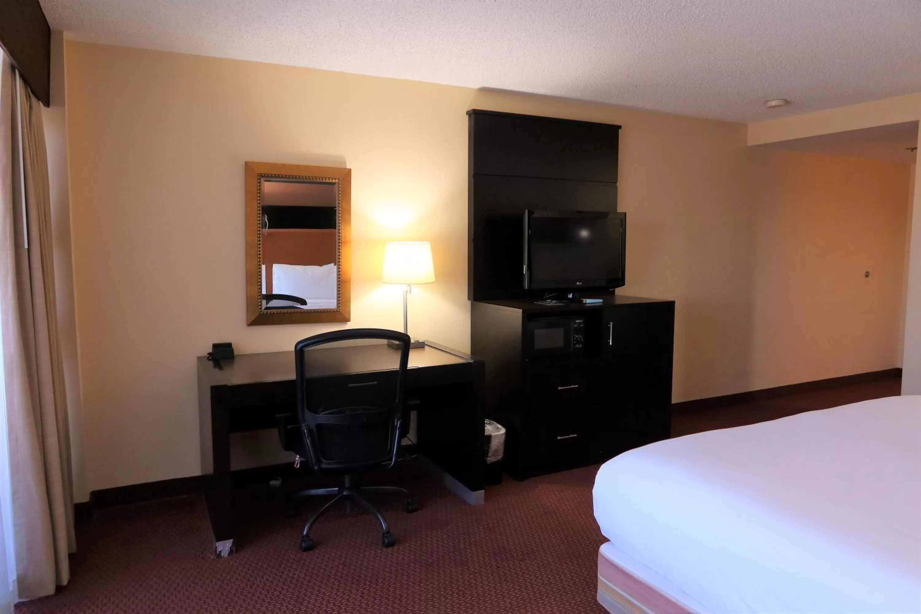 TV and multimedia, Bed in GreenTree Hotel Phoenix West